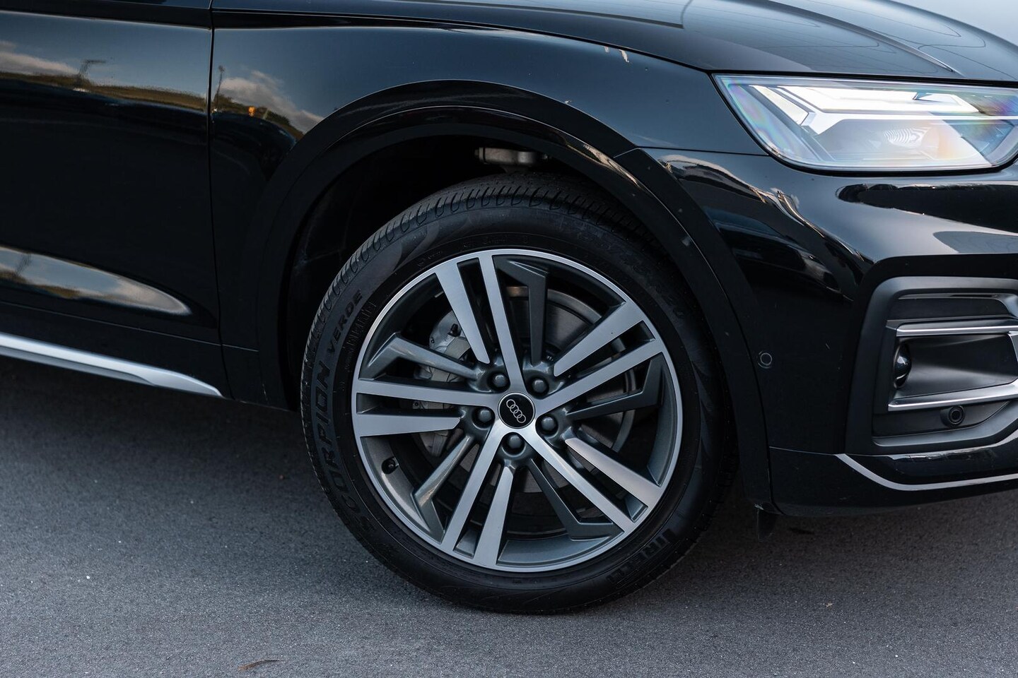 Image about Audi Q5 Sport 40 TDI quattro S tronic