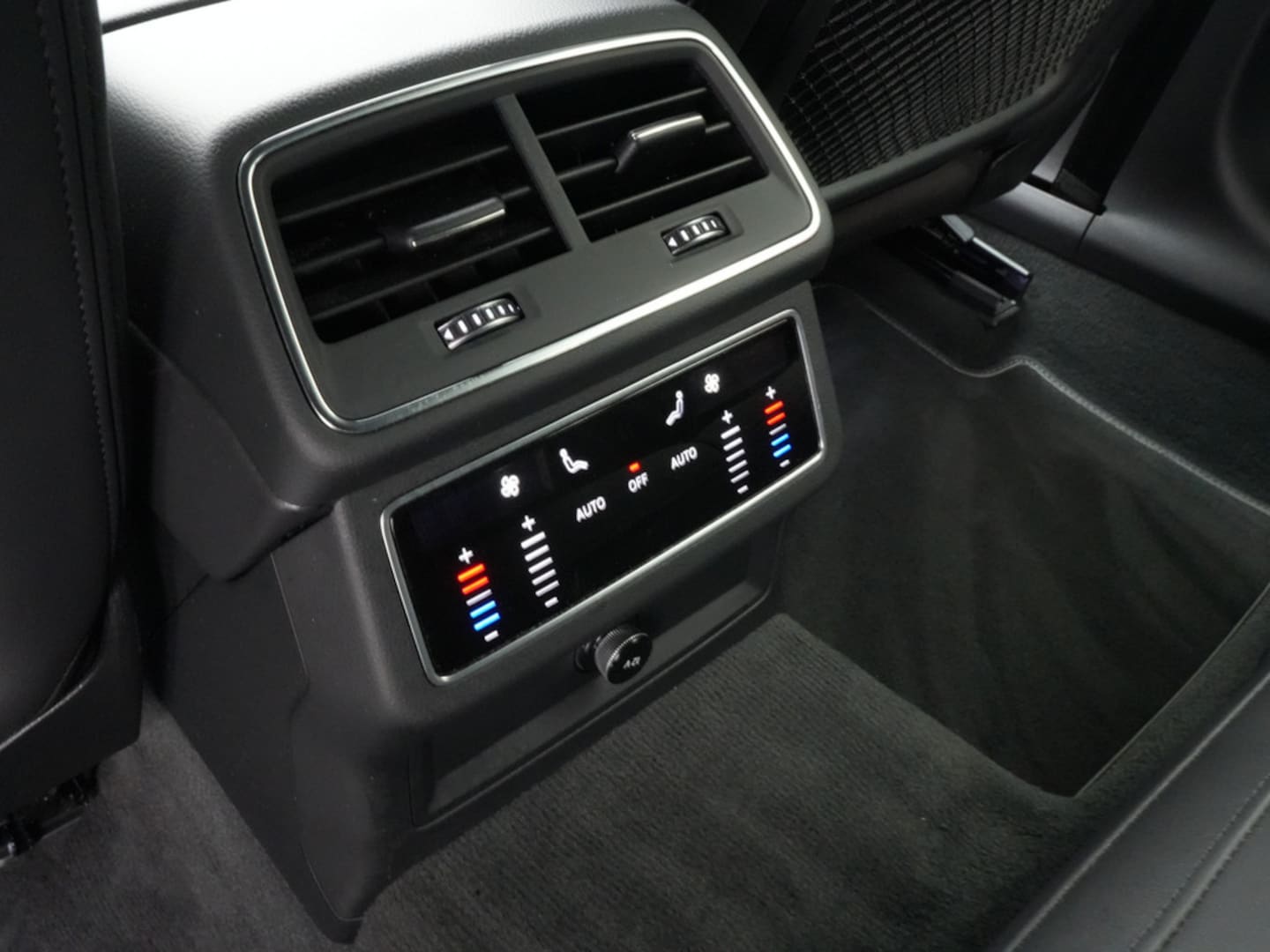 Bild über Audi S6 Avant TDI quattro tiptronic - für weitere Informationen kontaktieren Sie den Audi Partner