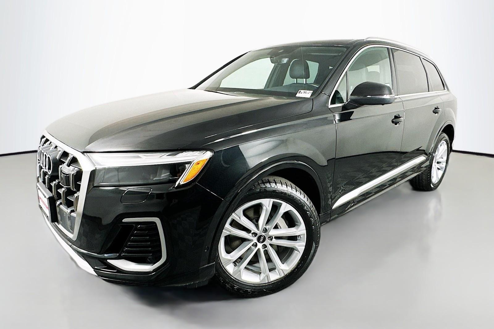 2025 Audi Q7 55 Premium Plus quattro Tiptronic's photo