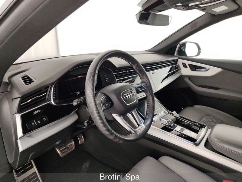Image about Audi SQ8 SQ8 sport attitude TDI 320 kW (435 PS) tiptronic