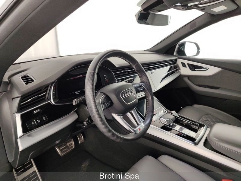 Image about Audi SQ8 SQ8 sport attitude TDI 320 kW (435 PS) tiptronic