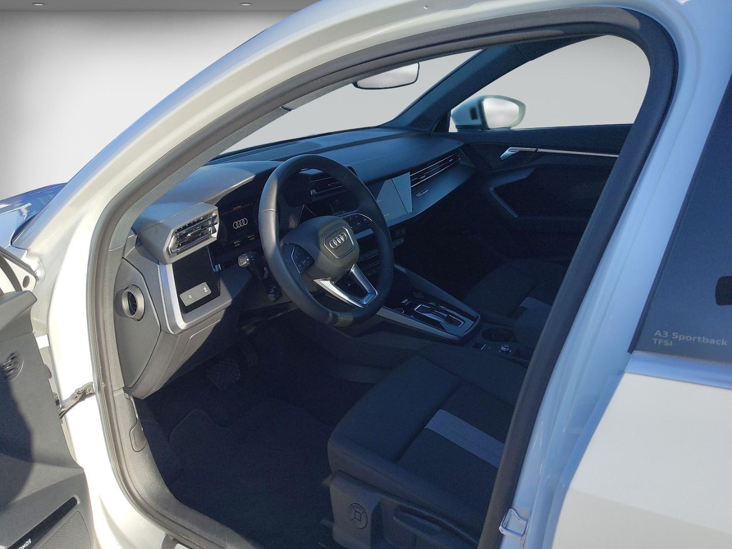 Bild über Audi A3 Sportback advanced 30 TFSI S tronic - für weitere Informationen kontaktieren Sie den Audi Partner