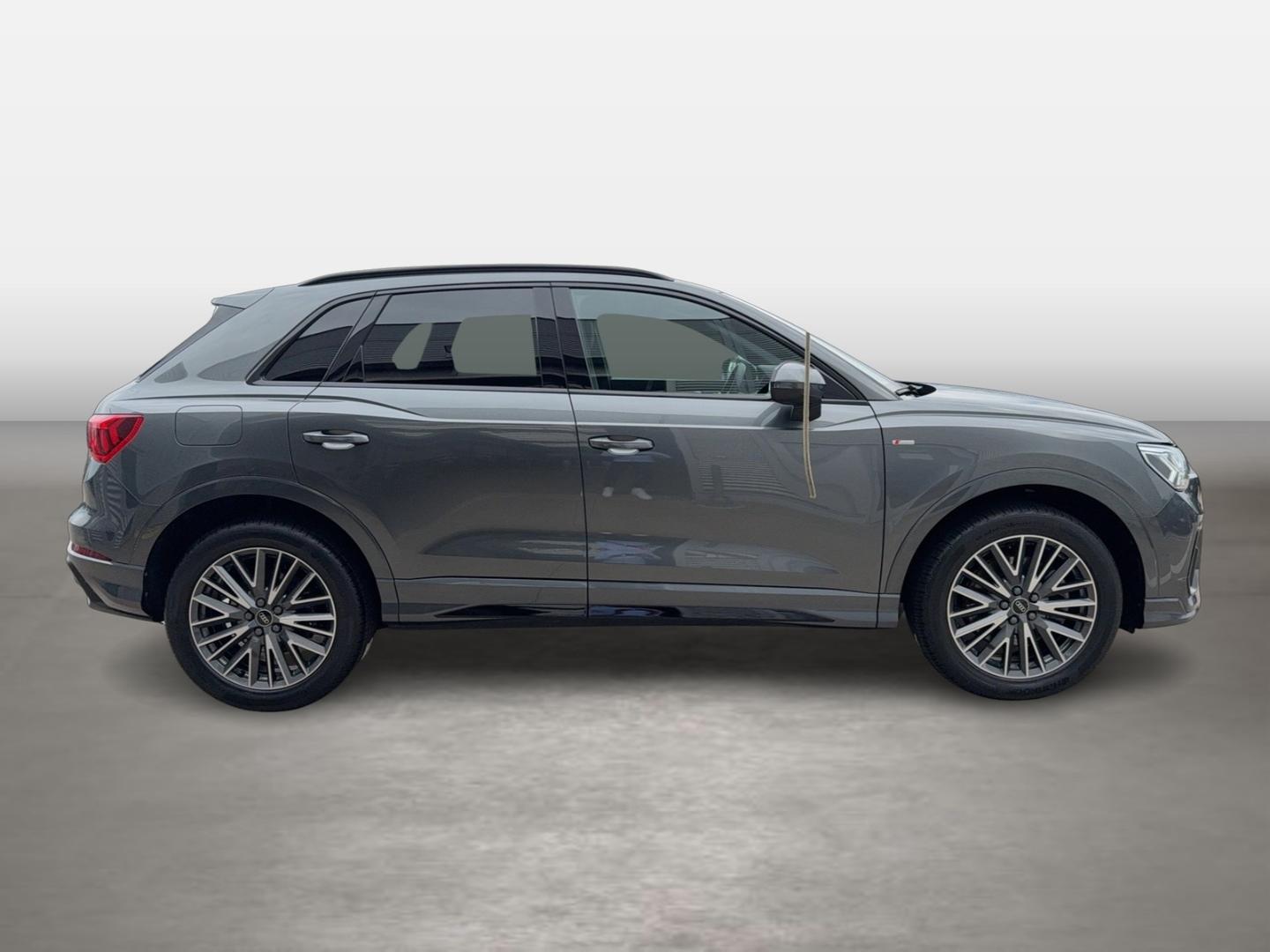 Image about Audi Q3 TFSI e S line 45 TFSI e S tronic