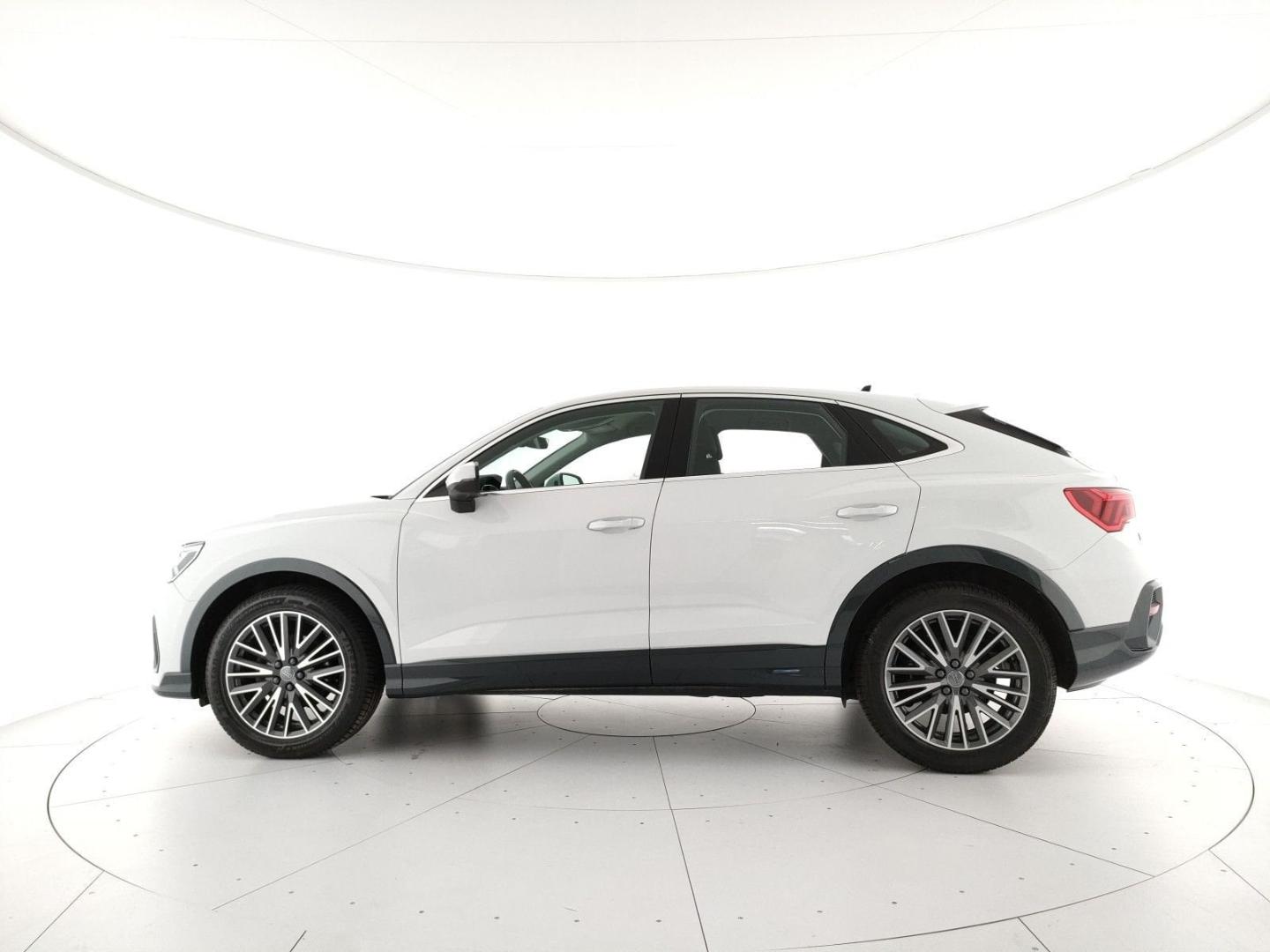 Immagine di Audi Q3 Sportback Business Plus 35 TFSI 110 kW (150 PS) S tronic - Vista: for more details contact your dealer