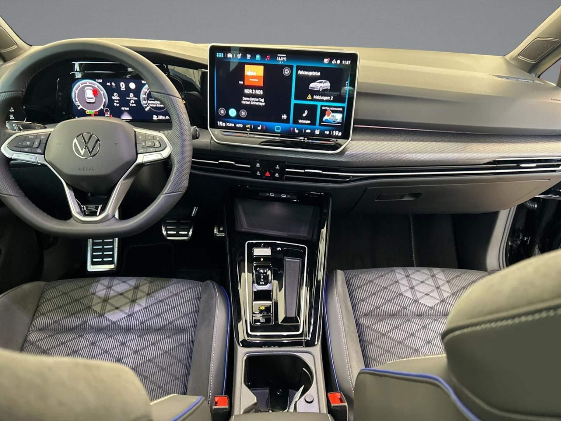 Volkswagen Golf R-Line