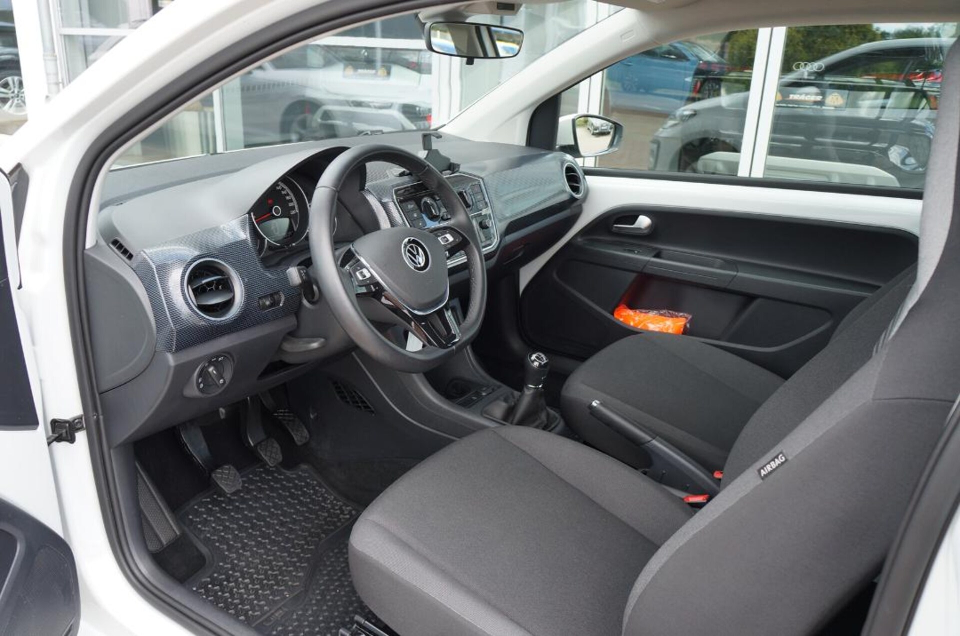 Volkswagen up! move up!