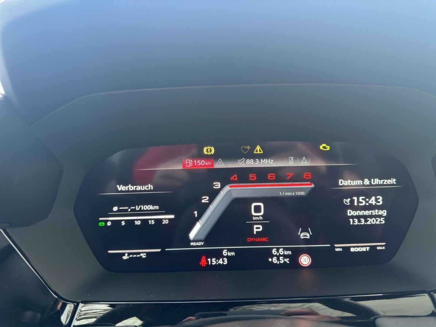 Bild über Audi S3 Limousine TFSI quattro S tronic - für weitere Informationen kontaktieren Sie den Audi Partner