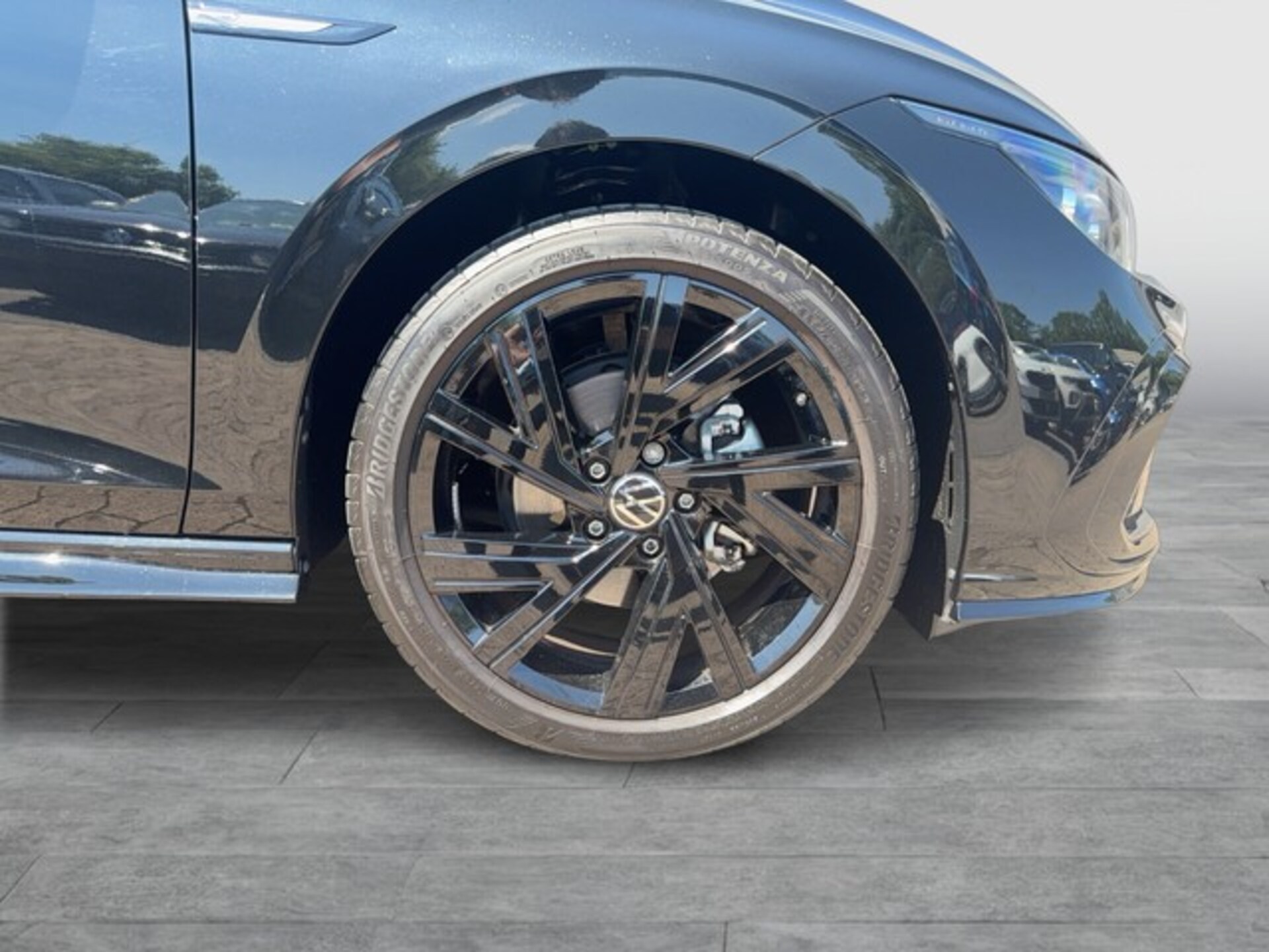 Volkswagen Golf R-Line