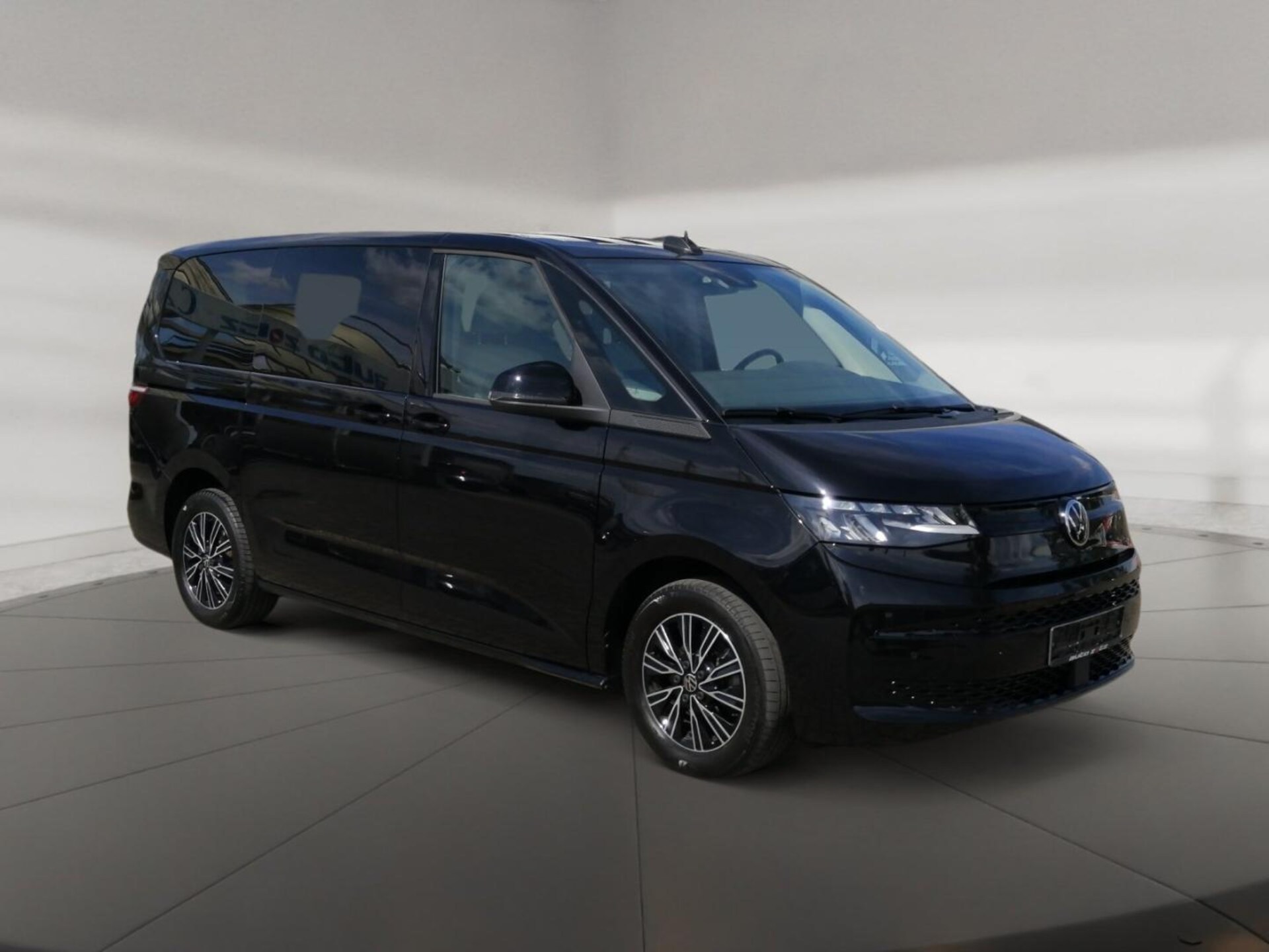 Volkswagen Multivan Langversion Basis-Modell