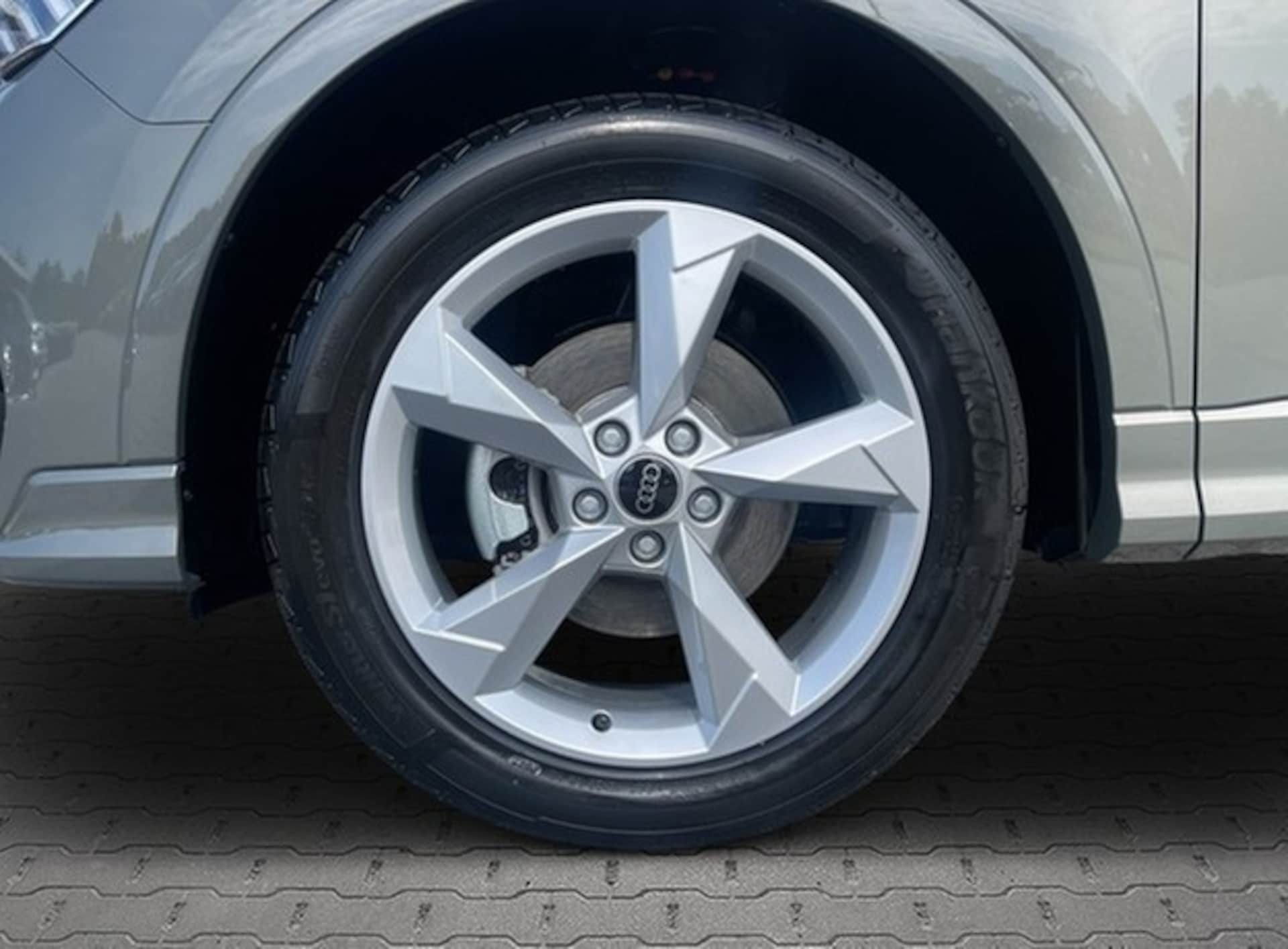 Audi Q3 SUV S line