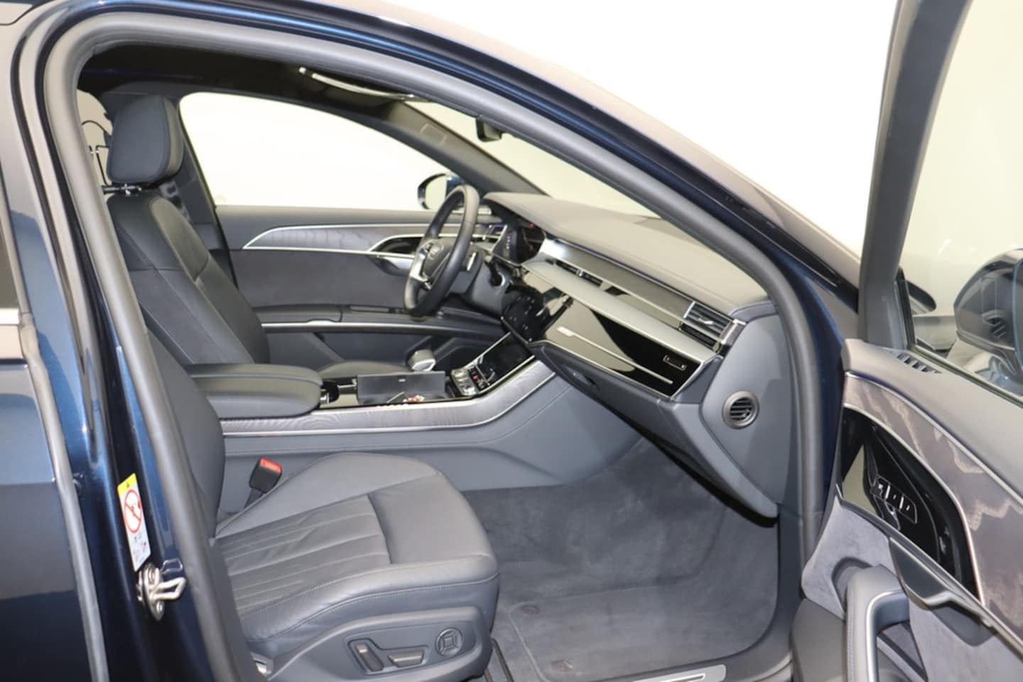 Bild über Audi A8 55 TFSI quattro tiptronic - für weitere Informationen kontaktieren Sie den Audi Partner