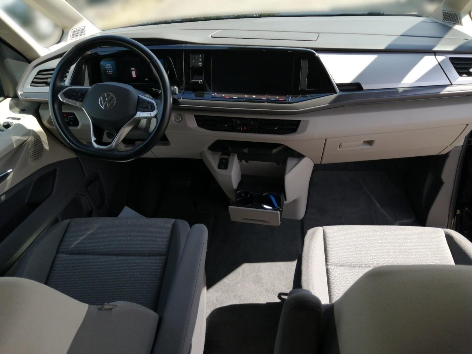 Volkswagen Multivan Langversion Basis-Modell
