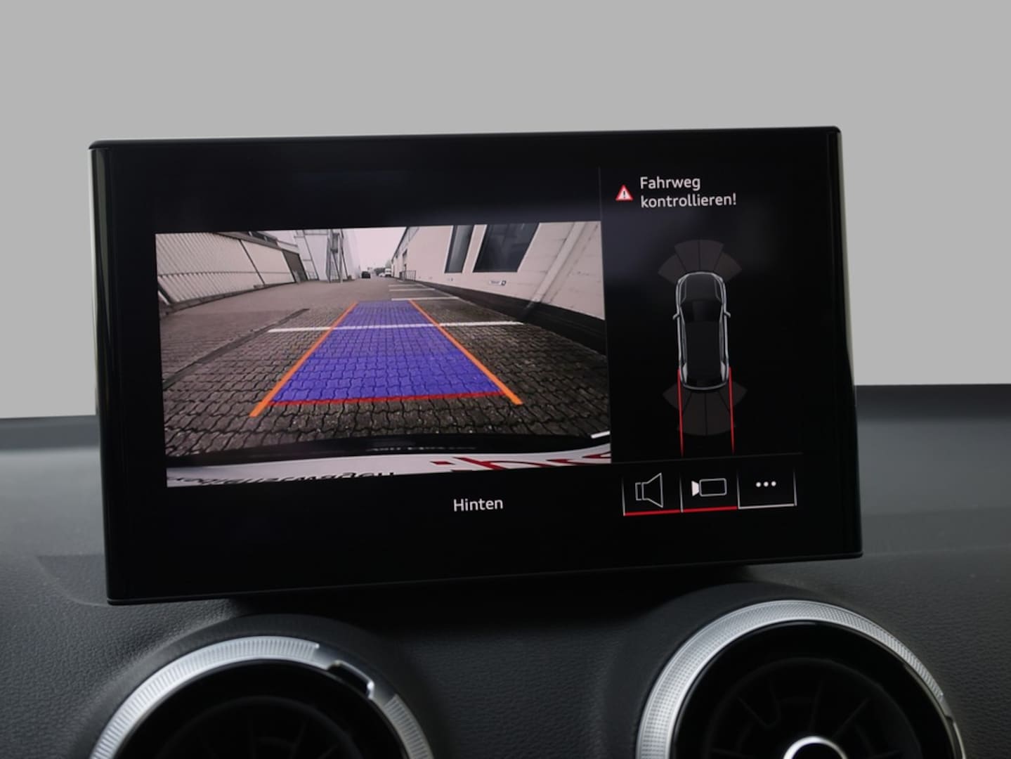 Bild über Audi Q2 advanced 35 TFSI S tronic - für weitere Informationen kontaktieren Sie den Audi Partner