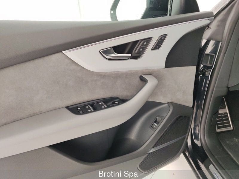 Image about Audi SQ8 SQ8 sport attitude TDI 320 kW (435 PS) tiptronic