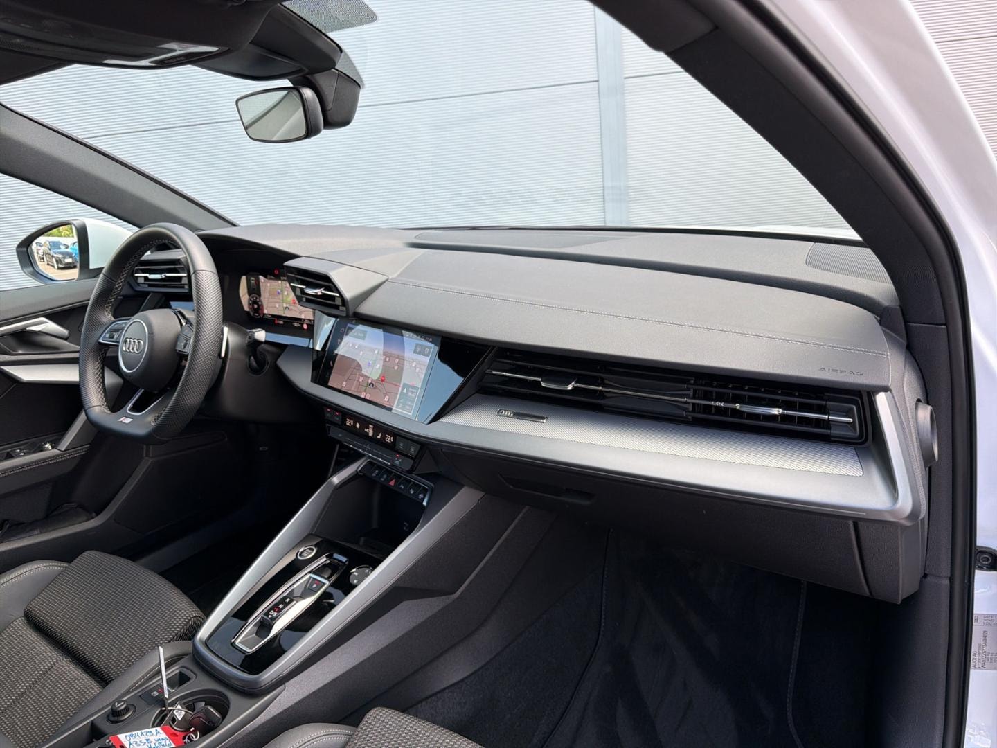 Bild über Audi A3 Sportback 30 TFSI S tronic - für weitere Informationen kontaktieren Sie den Audi Partner