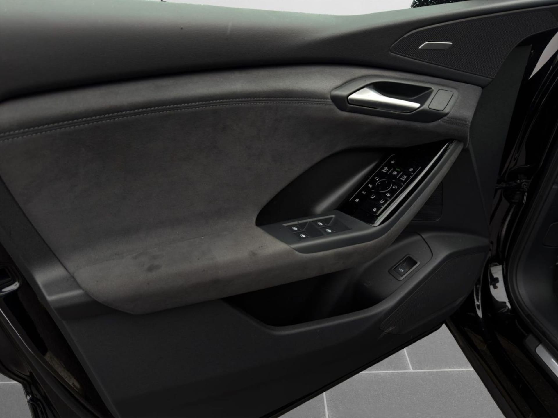 Audi SQ6 SUV e-tron