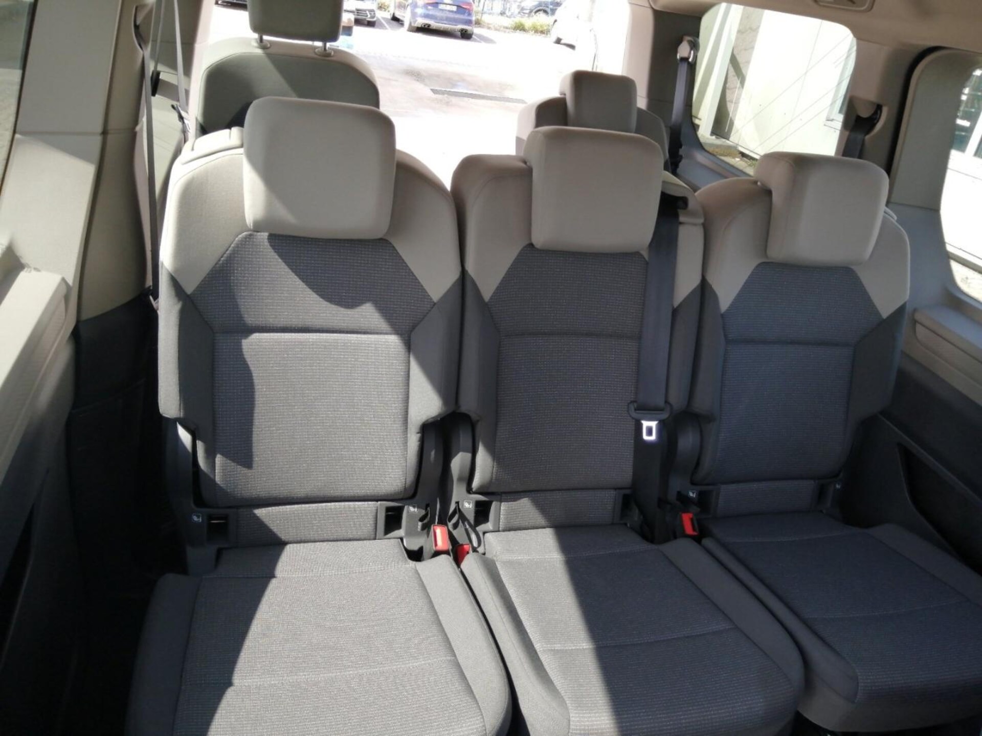 Volkswagen Multivan Langversion Basis-Modell
