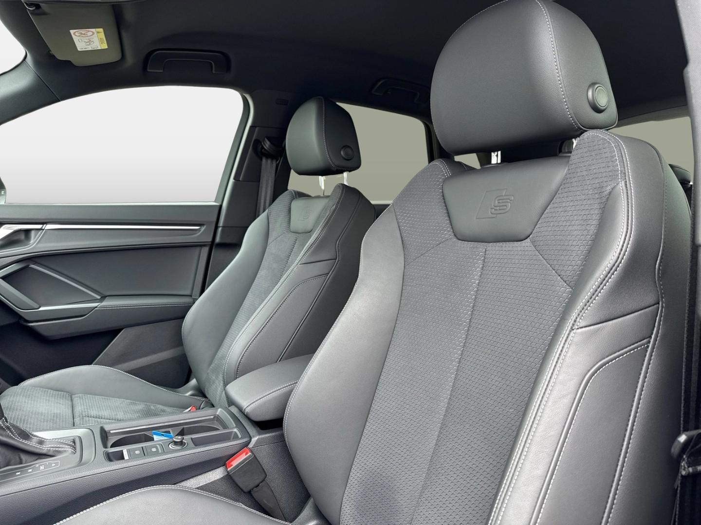 Image about Audi Q3 TFSI e S line 45 TFSI e S tronic