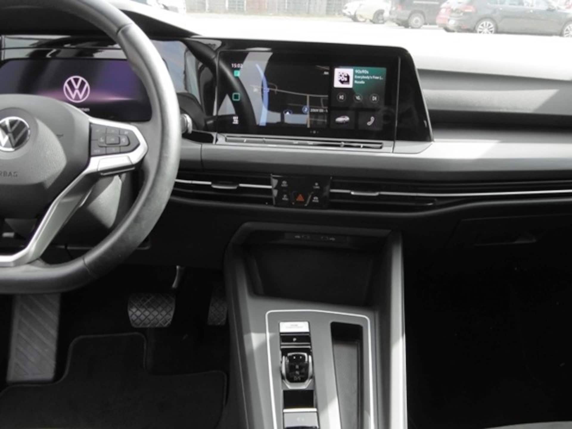 Volkswagen Golf Style