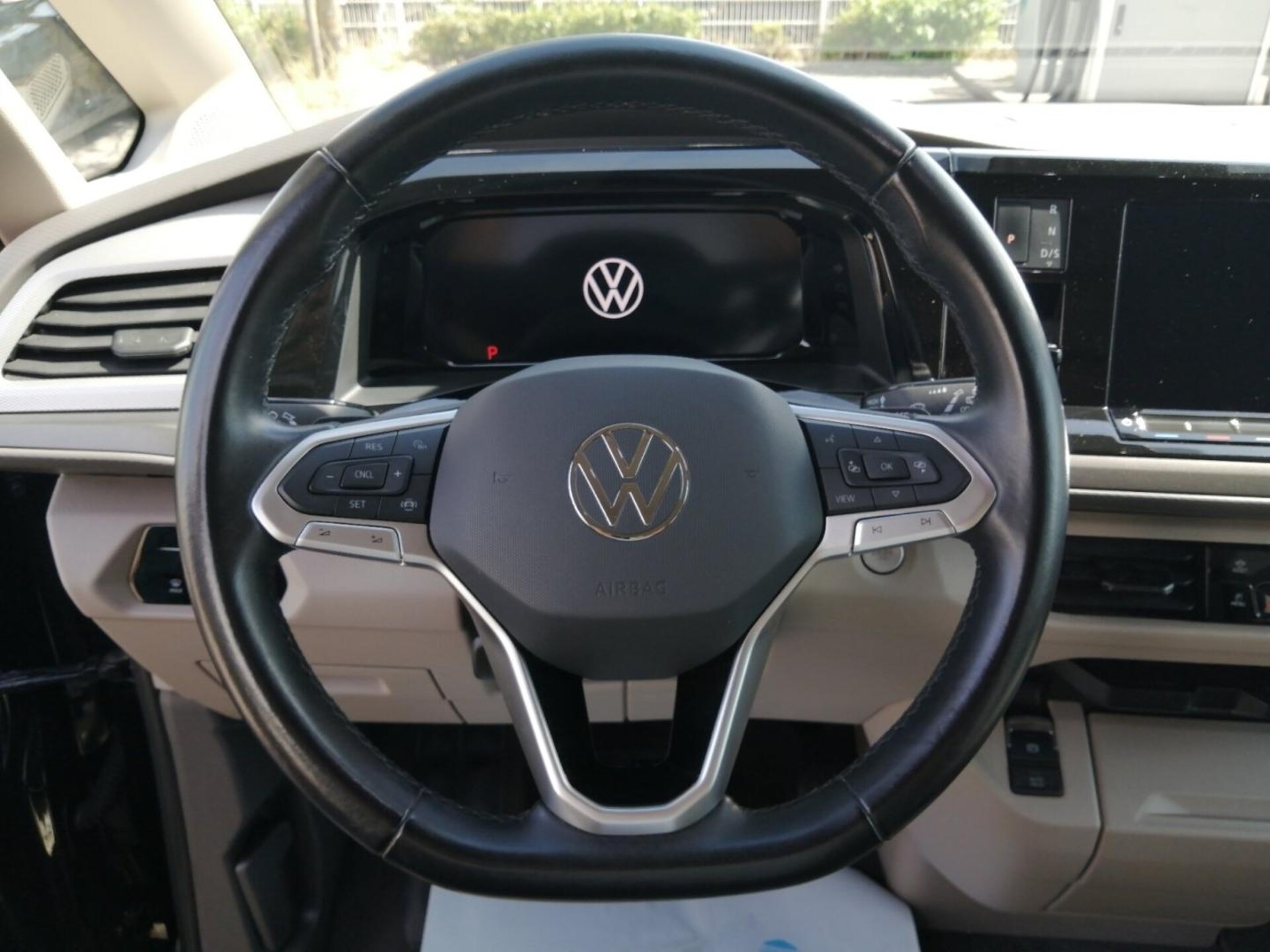 Volkswagen Multivan Langversion Basis-Modell