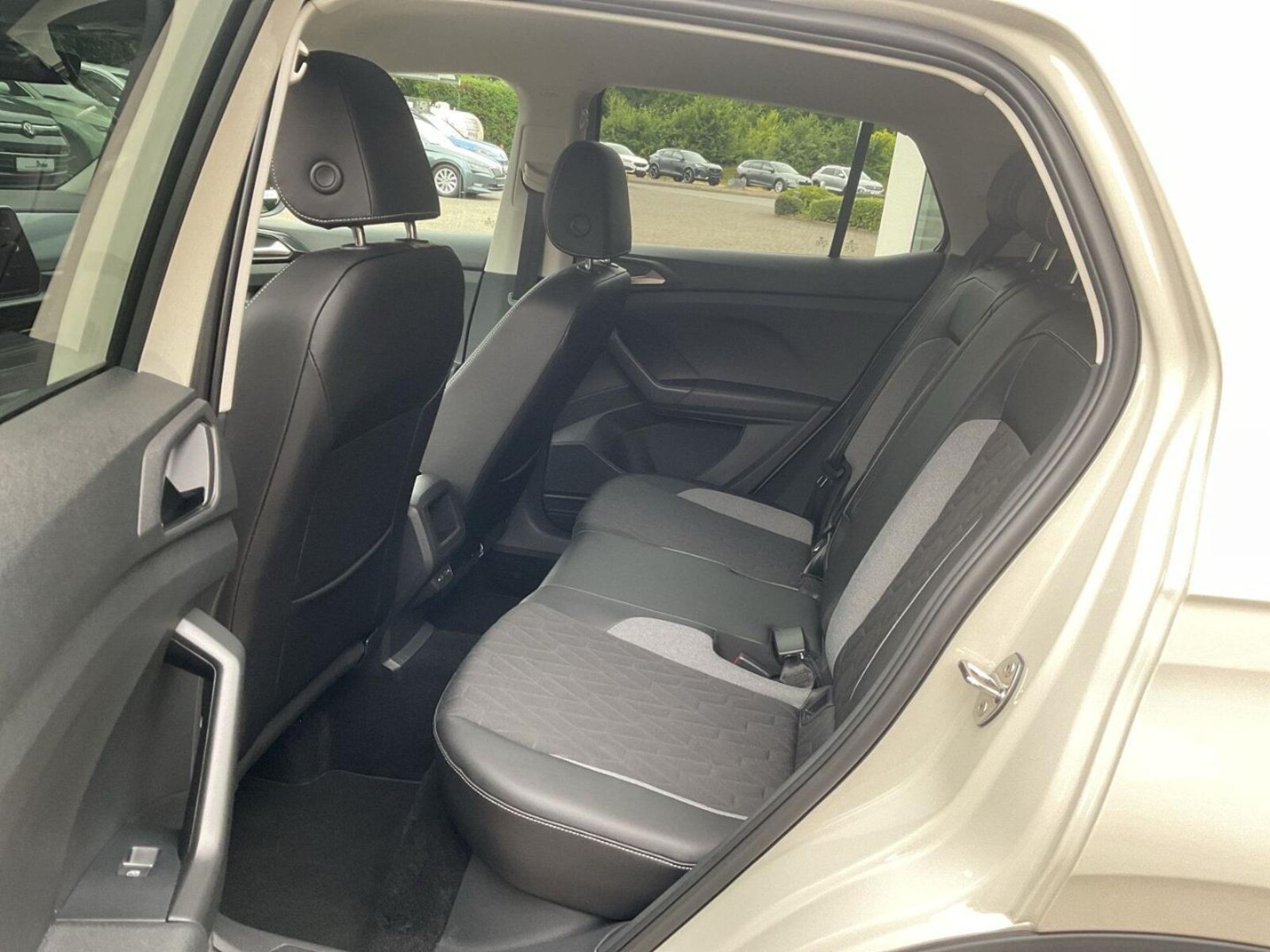 Volkswagen T-Cross – Bild 10