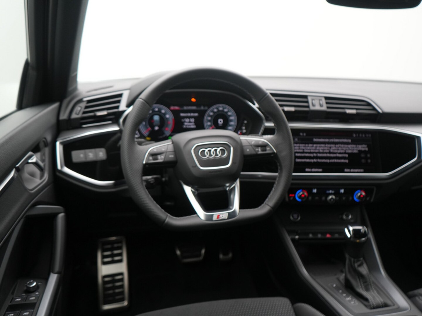Bild über Audi Q3 TFSI 110 kW S tronic - für weitere Informationen kontaktieren Sie den Audi Partner