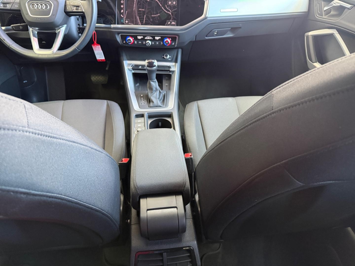 Bild über Audi Q3 35 TDI S tronic - für weitere Informationen kontaktieren Sie den Audi Partner