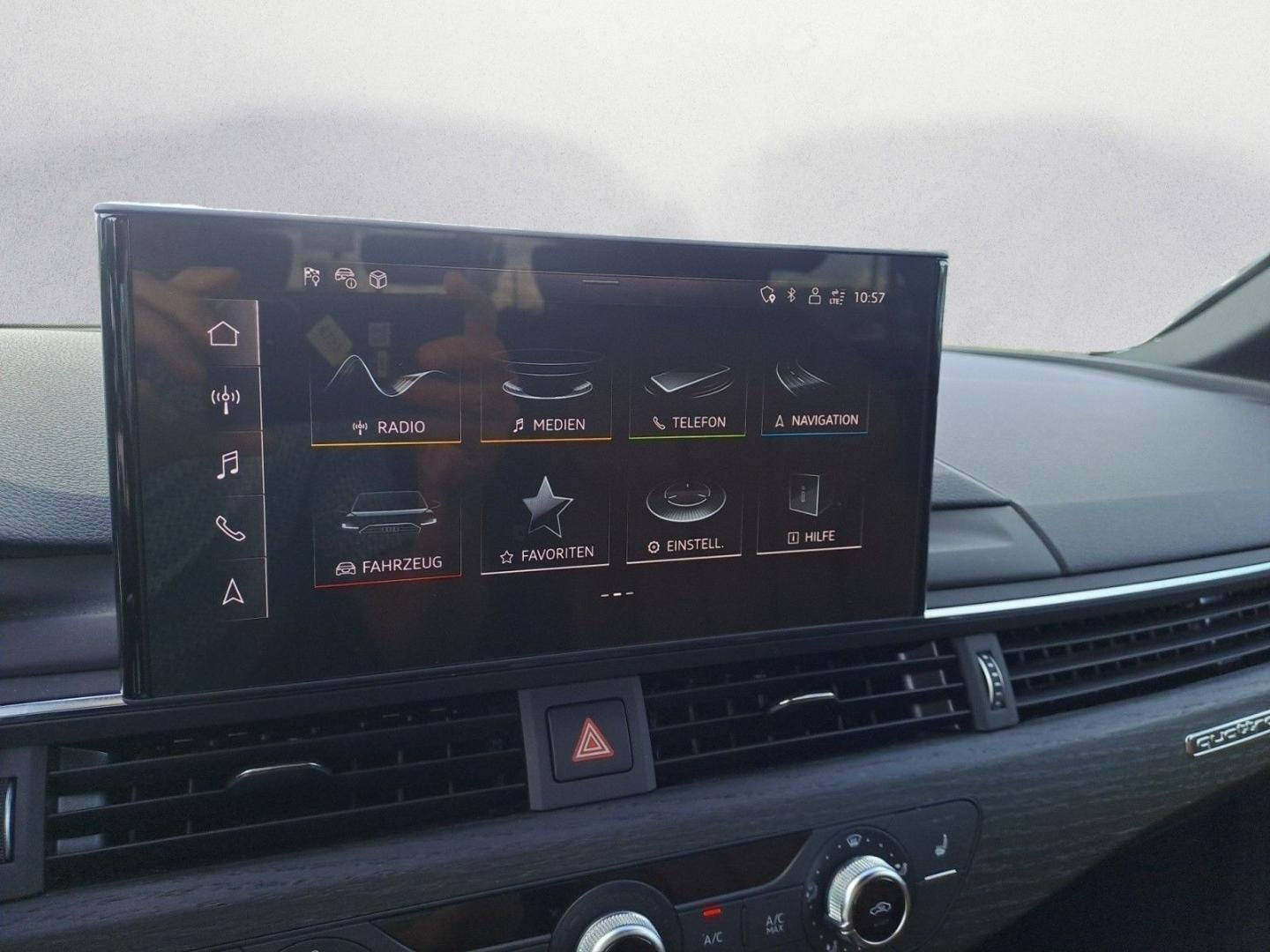 Bild über Audi A4 Avant S line 40 TFSI quattro S tronic - für weitere Informationen kontaktieren Sie den Audi Partner
