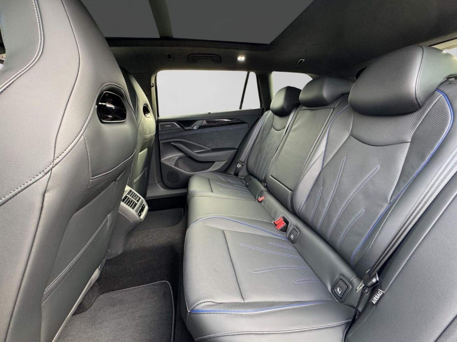 Volkswagen Passat – Bild 22