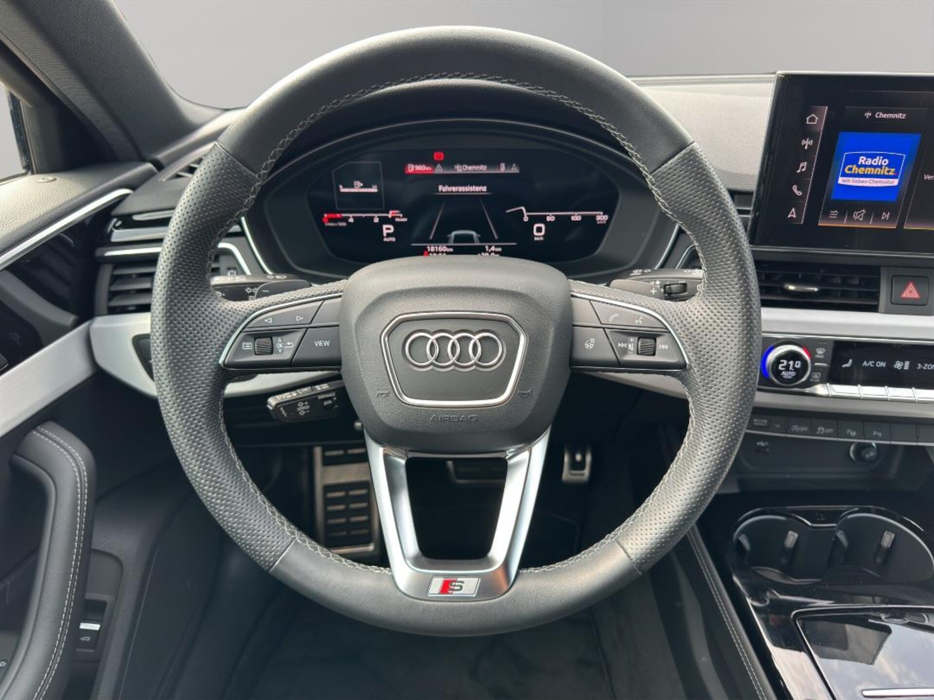 Audi A4 Avant S line