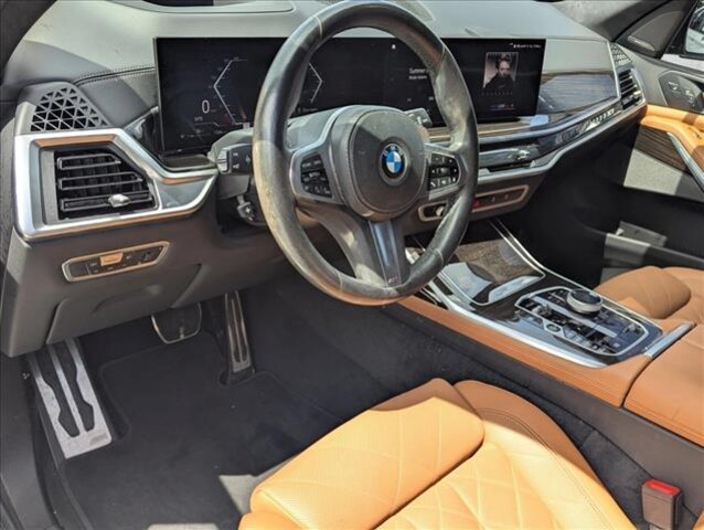 2023 BMW X7