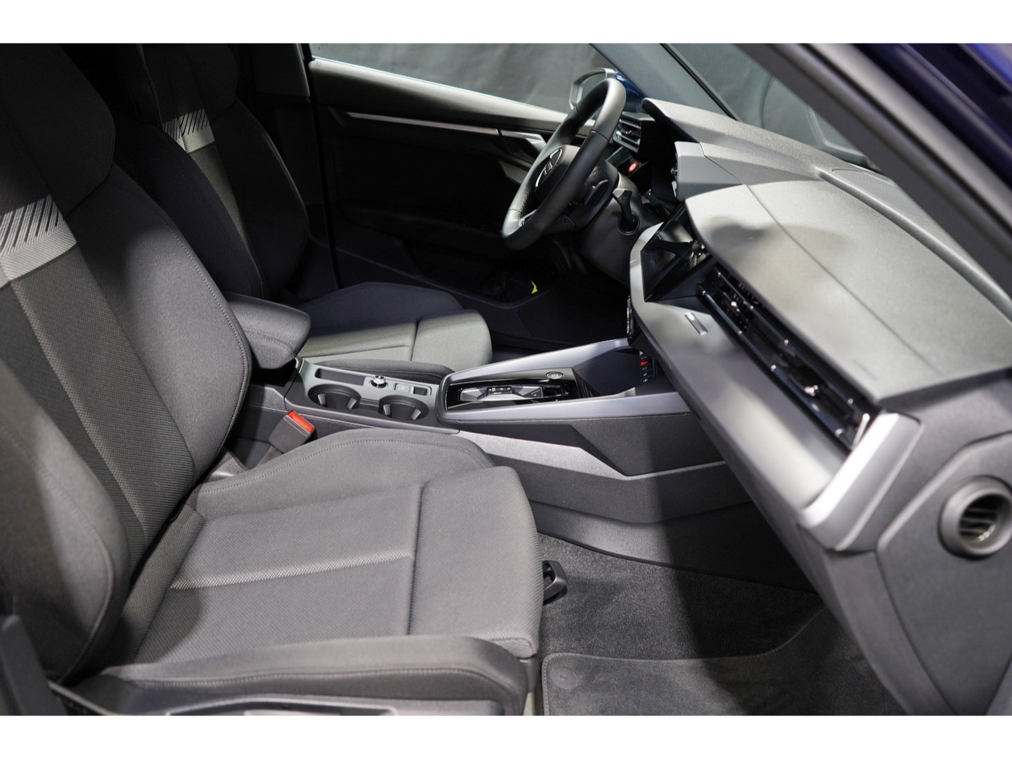 Bild über Audi A3 Limousine S line 30 TFSI S tronic - für weitere Informationen kontaktieren Sie den Audi Partner