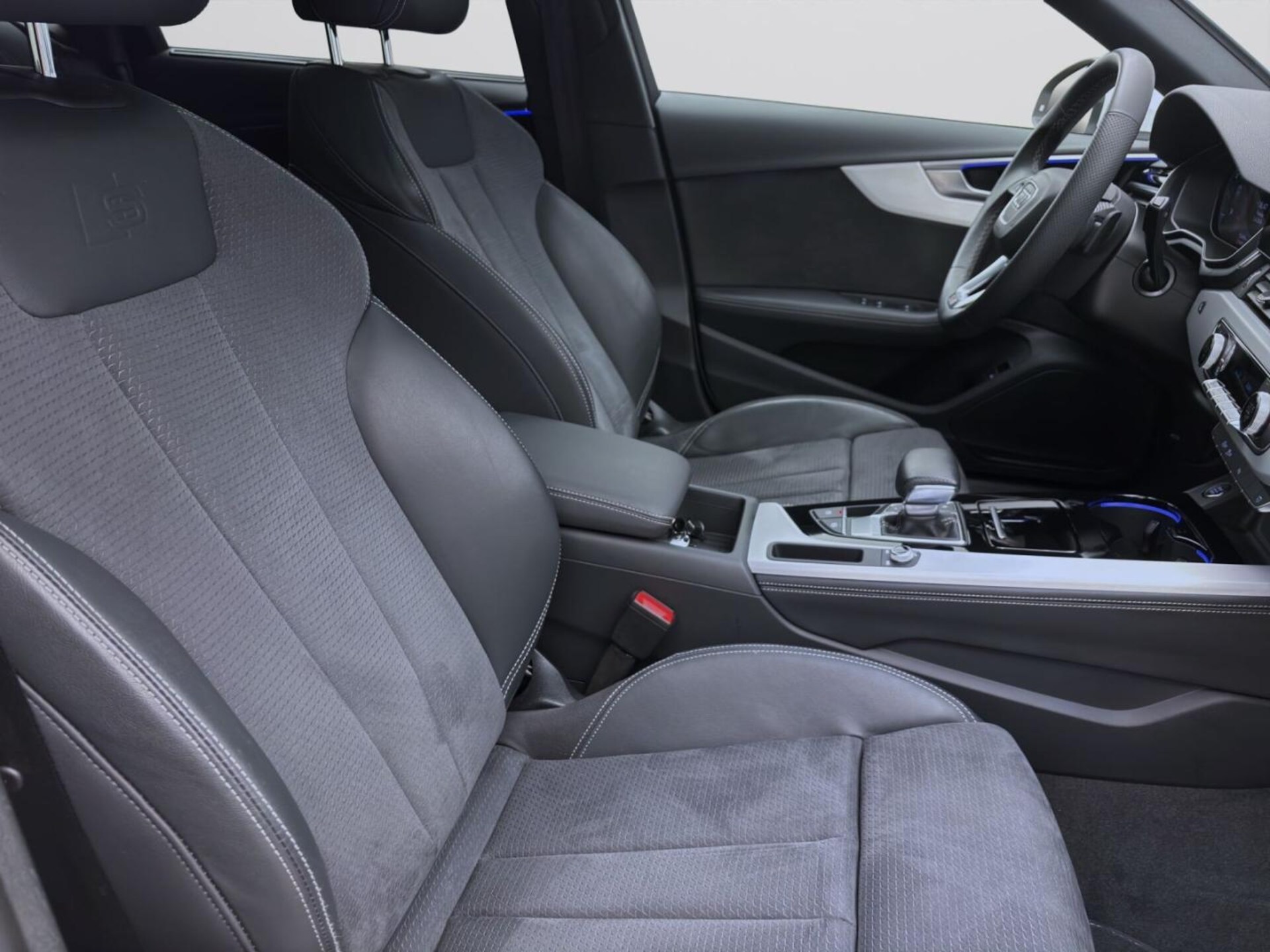 Audi A4 Avant S line