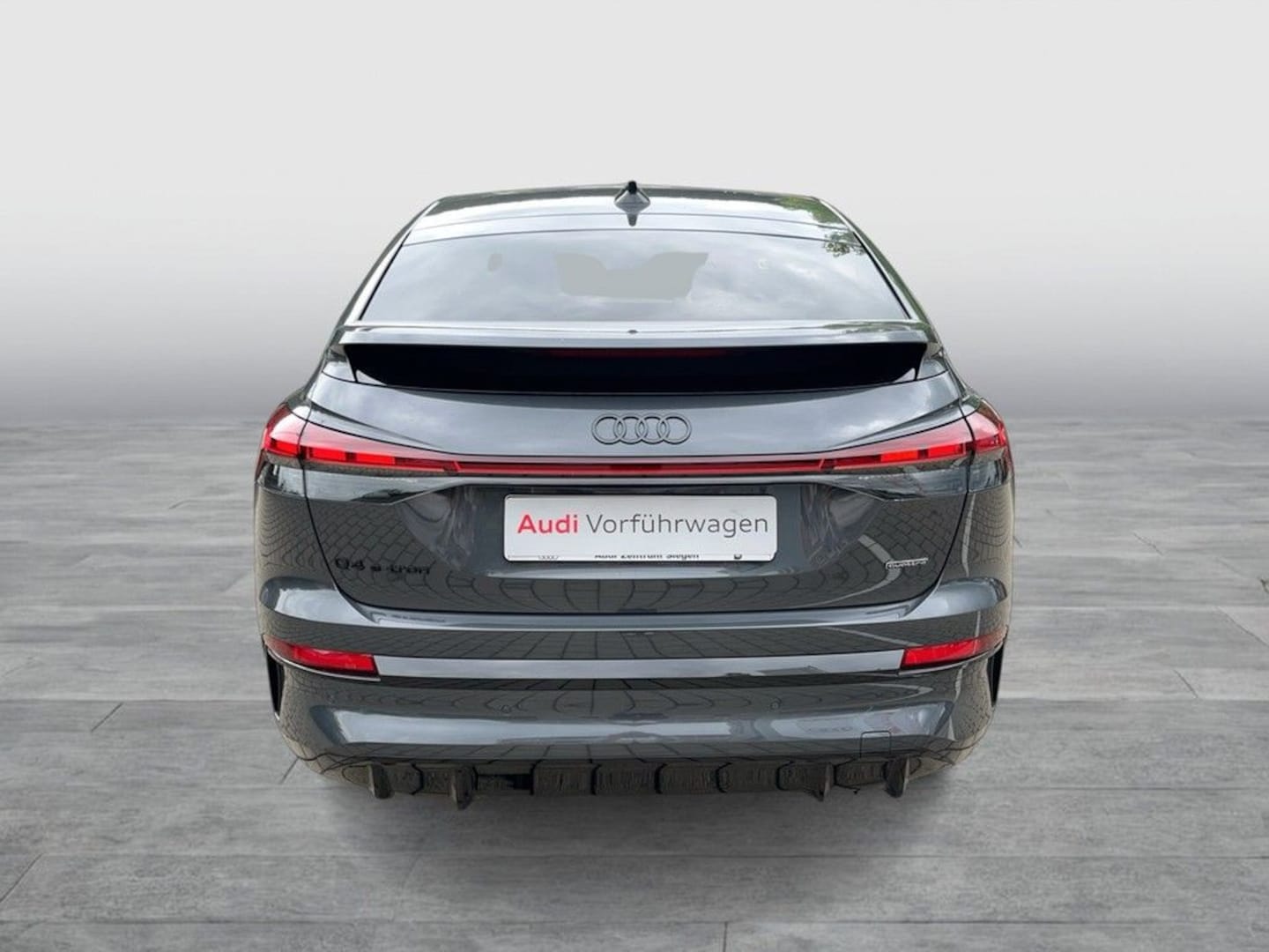 Bild über Audi Q4 Sportback e-tron e-tron quattro 220 kW - für weitere Informationen kontaktieren Sie den Audi Partner