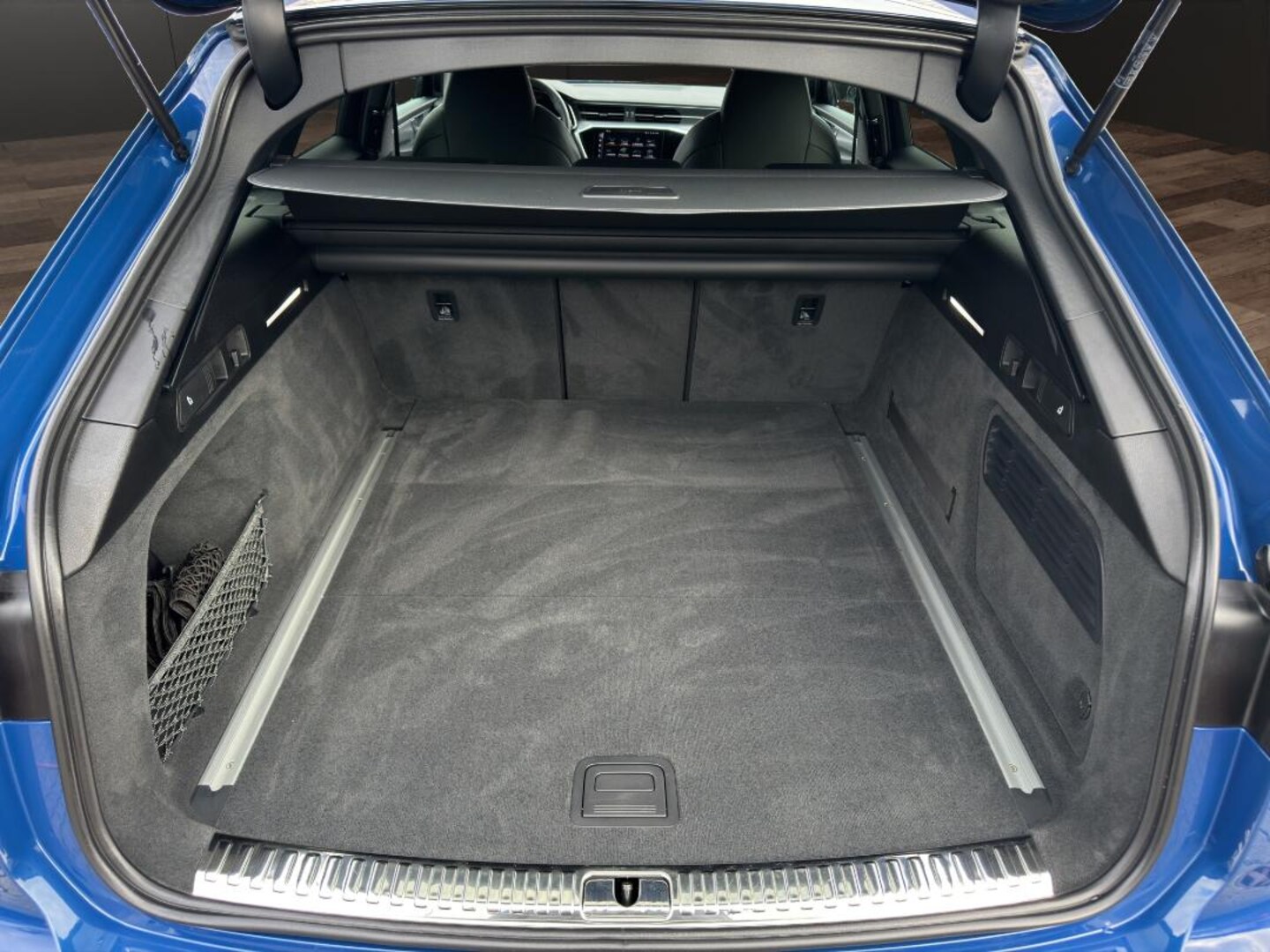 Bild über Audi S6 Avant TDI quattro tiptronic - für weitere Informationen kontaktieren Sie den Audi Partner