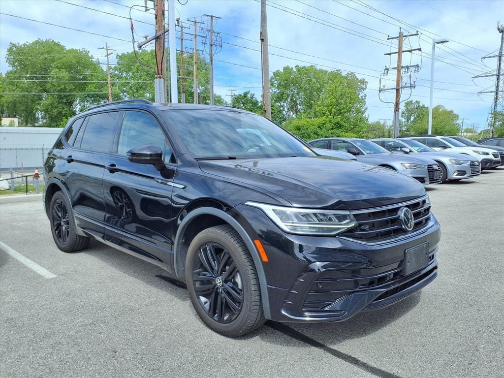2022 Volkswagen Tiguan 2.0T SE R-Line Black 4Motion's photo