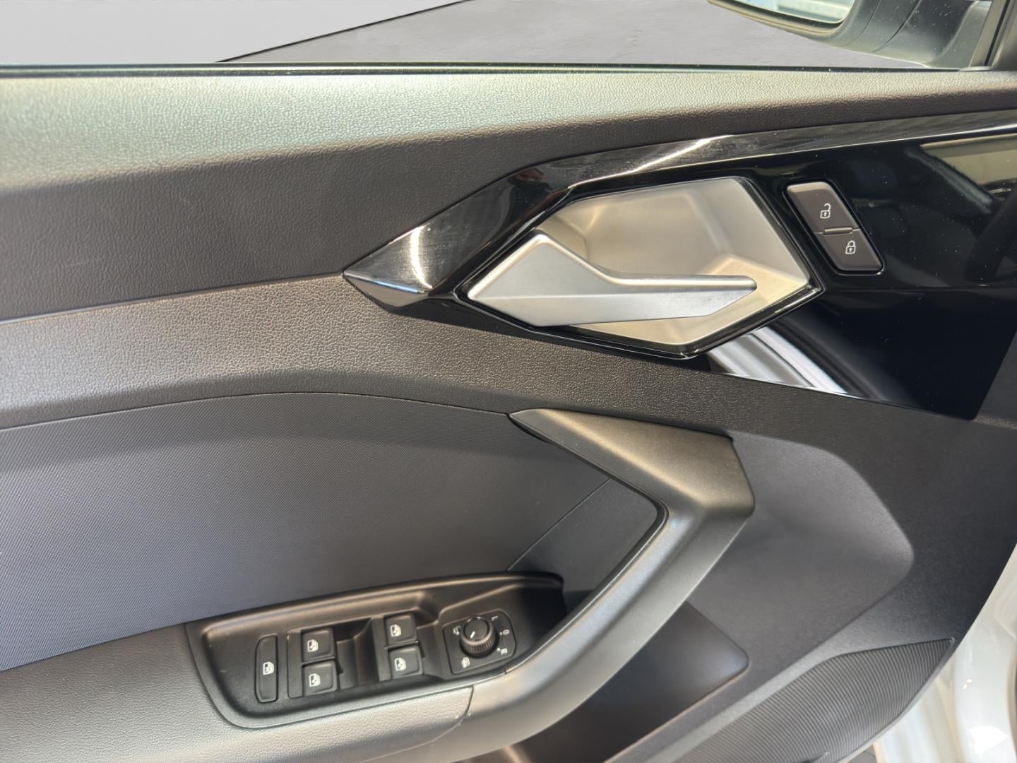 Bild über Audi A1 Sportback advanced 25 TFSI Schaltgetriebe - für weitere Informationen kontaktieren Sie den Audi Partner