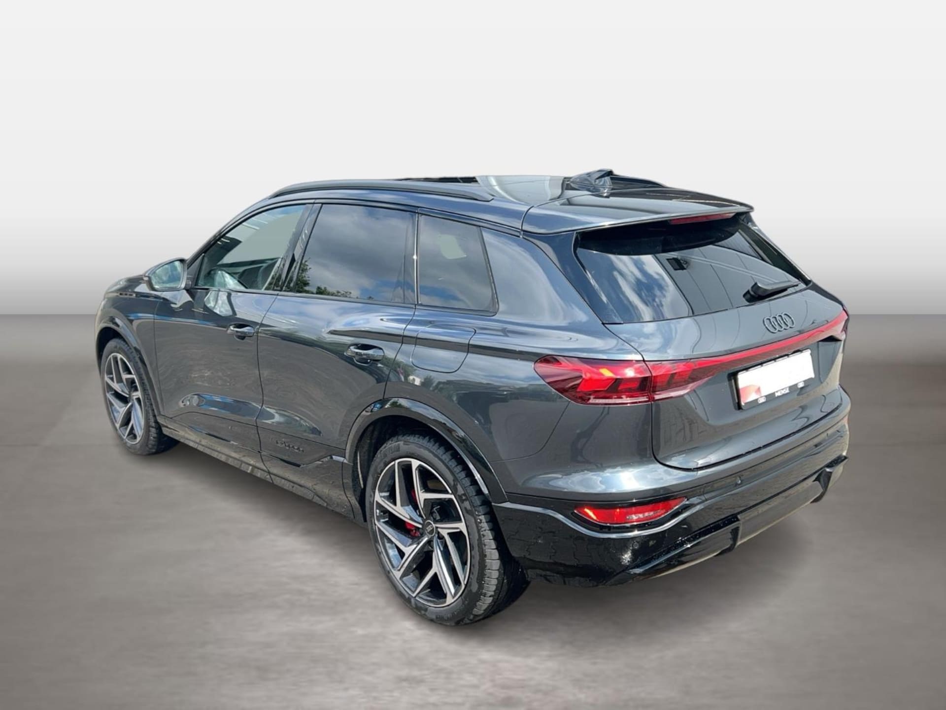 Audi SQ6 SUV e-tron