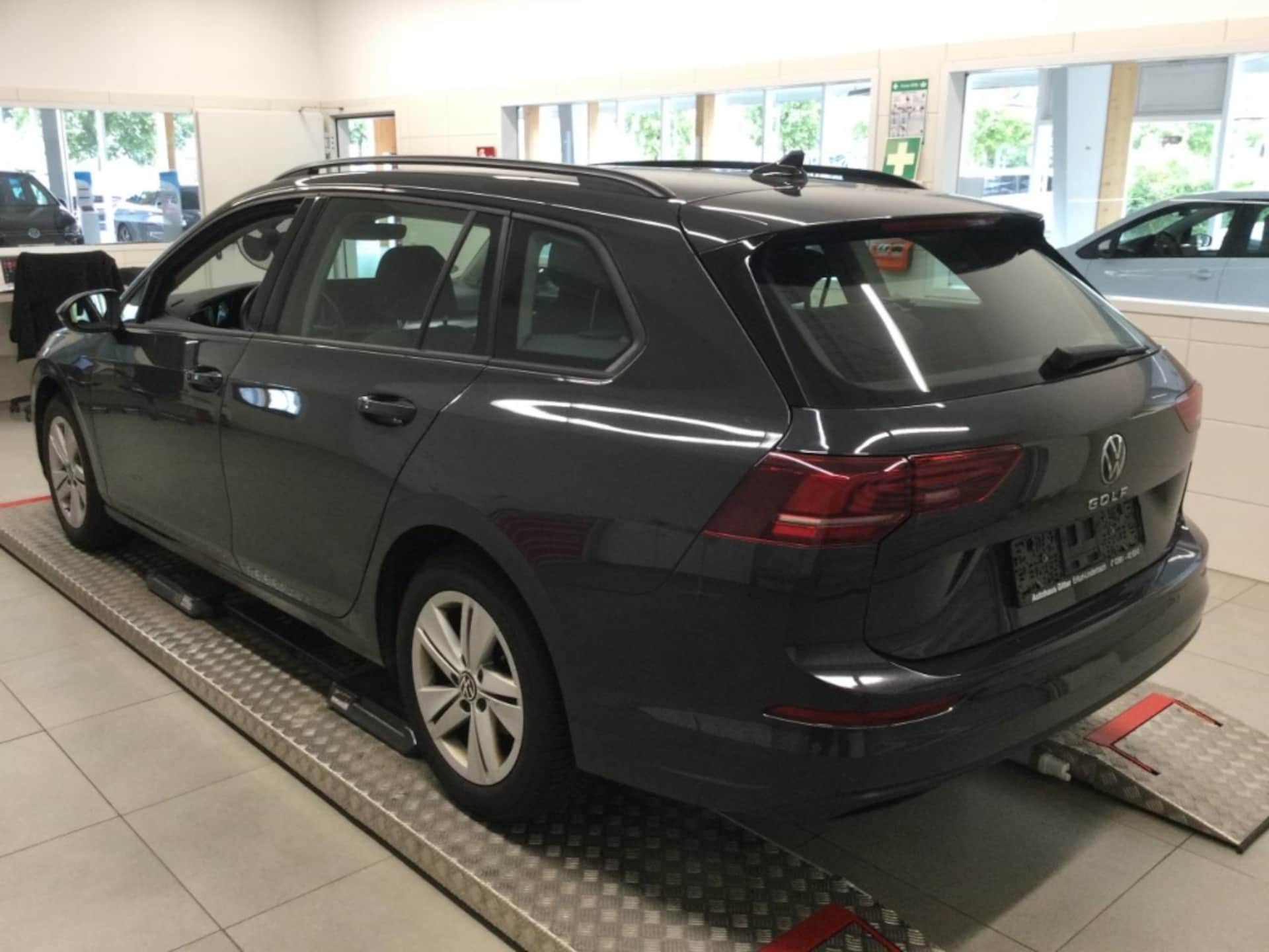 Volkswagen Golf Variant Life