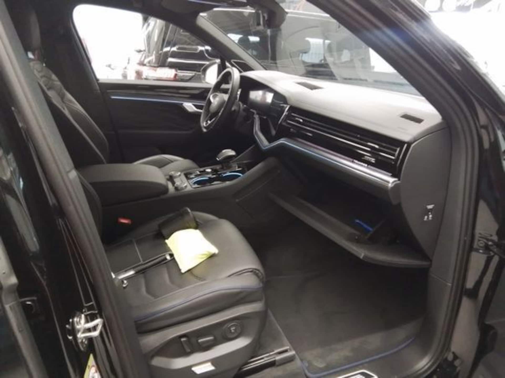Volkswagen Touareg R
