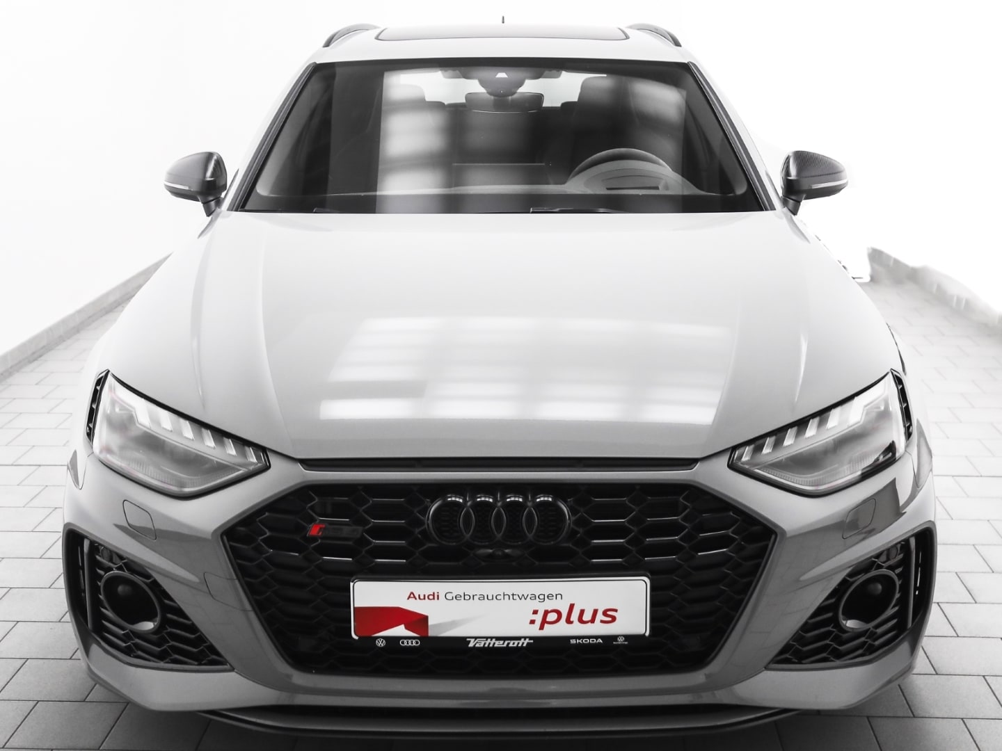 Bild über Audi RS 4 Avant TFSI quattro tiptronic - für weitere Informationen kontaktieren Sie den Audi Partner