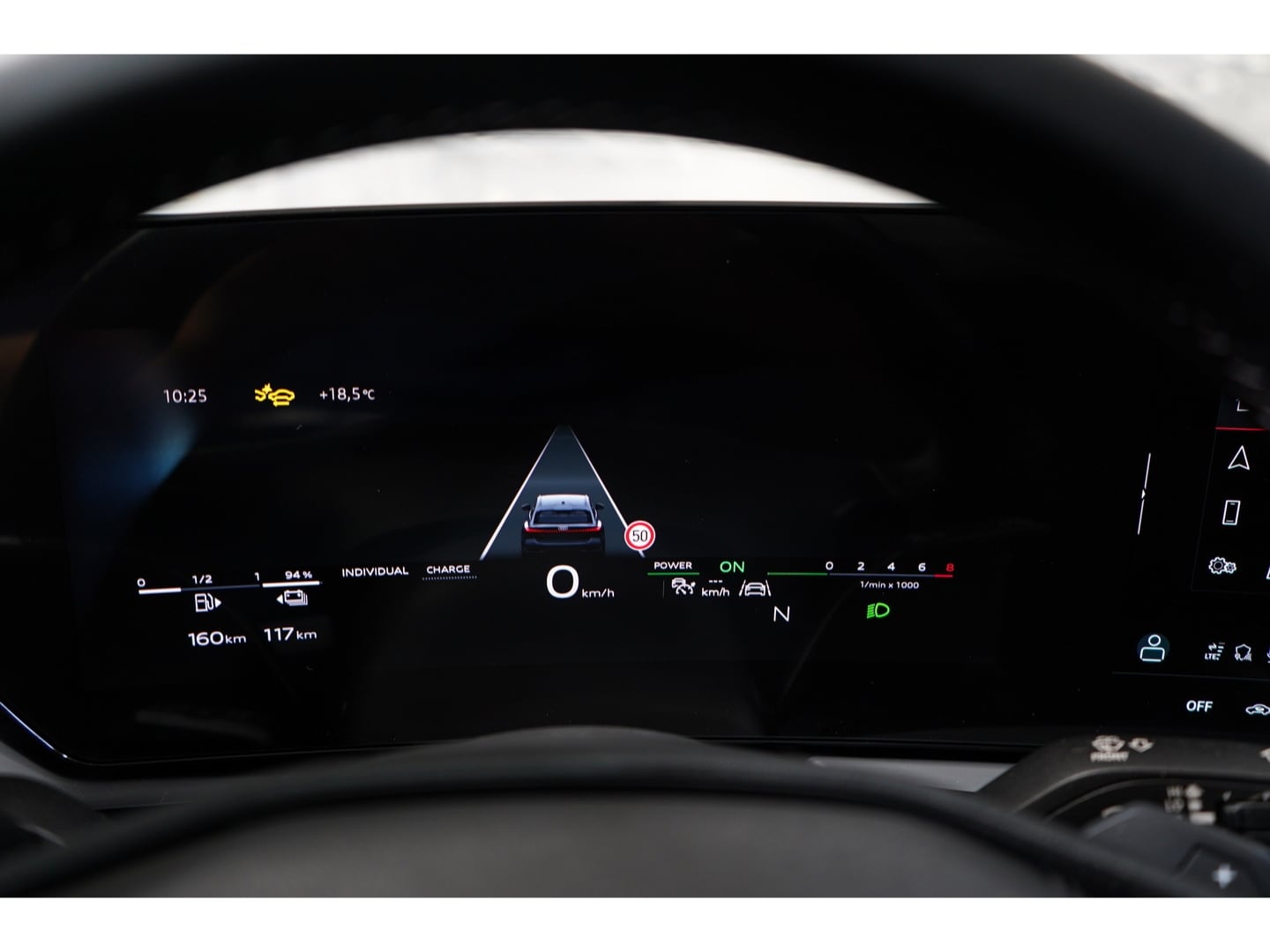 Bild über Audi A5 Avant e-hybrid e-hybrid quattro 220 kW S tronic - für weitere Informationen kontaktieren Sie den Audi Partner