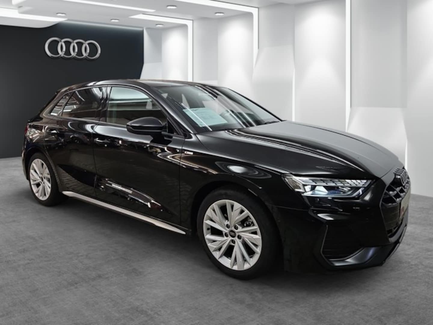 Bild über Audi A3 Sportback S line 35 TFSI S tronic - für weitere Informationen kontaktieren Sie den Audi Partner