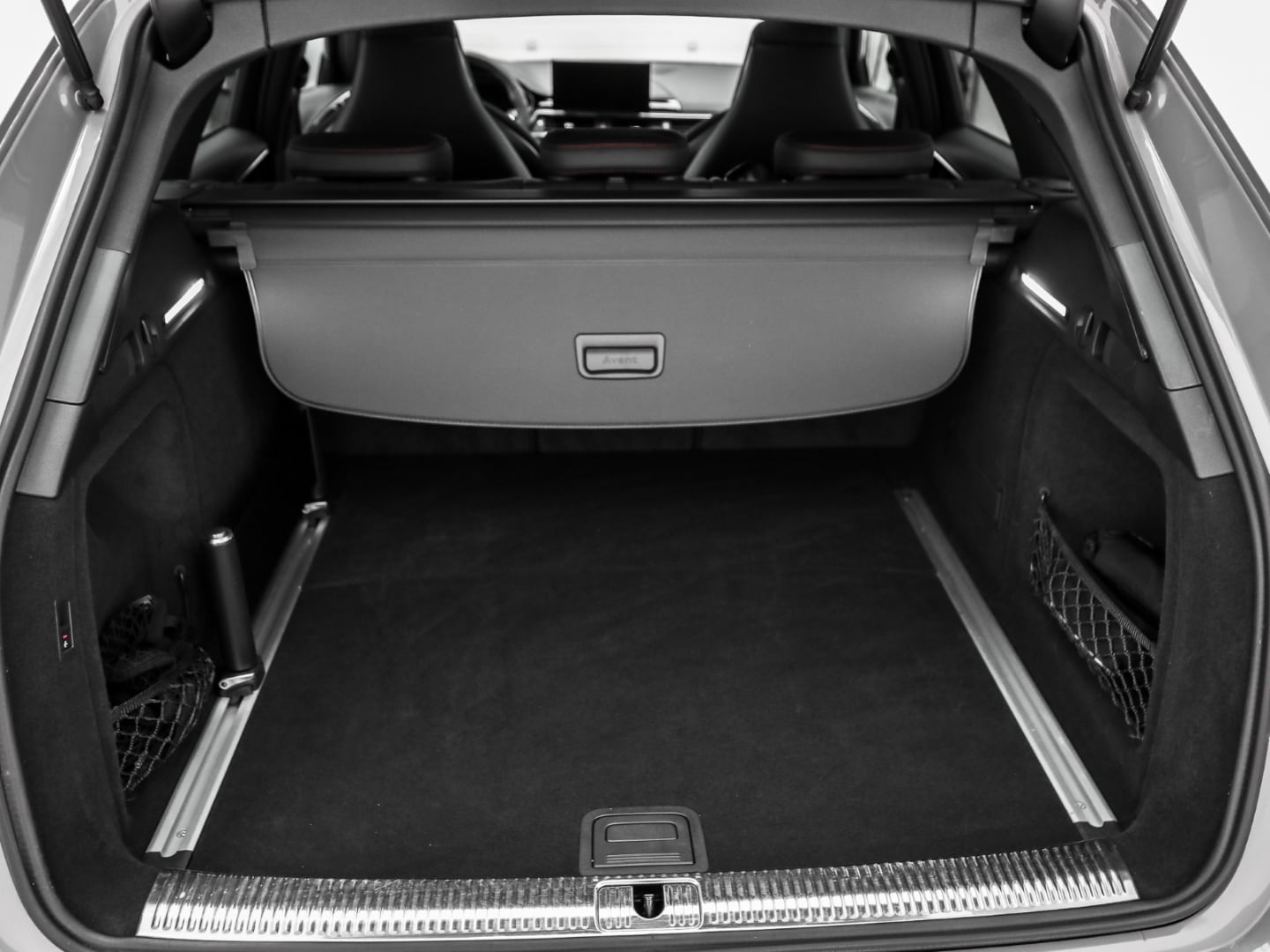 Bild über Audi RS 4 Avant TFSI quattro tiptronic - für weitere Informationen kontaktieren Sie den Audi Partner