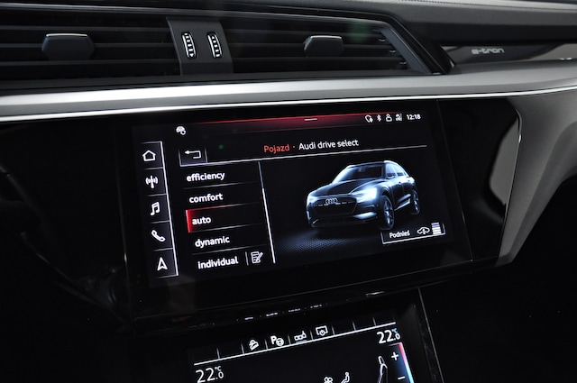 Zdjęcie Audi e-tron advanced 50 quattro 230,00 kW – Ujęcie: for more details contact your dealer