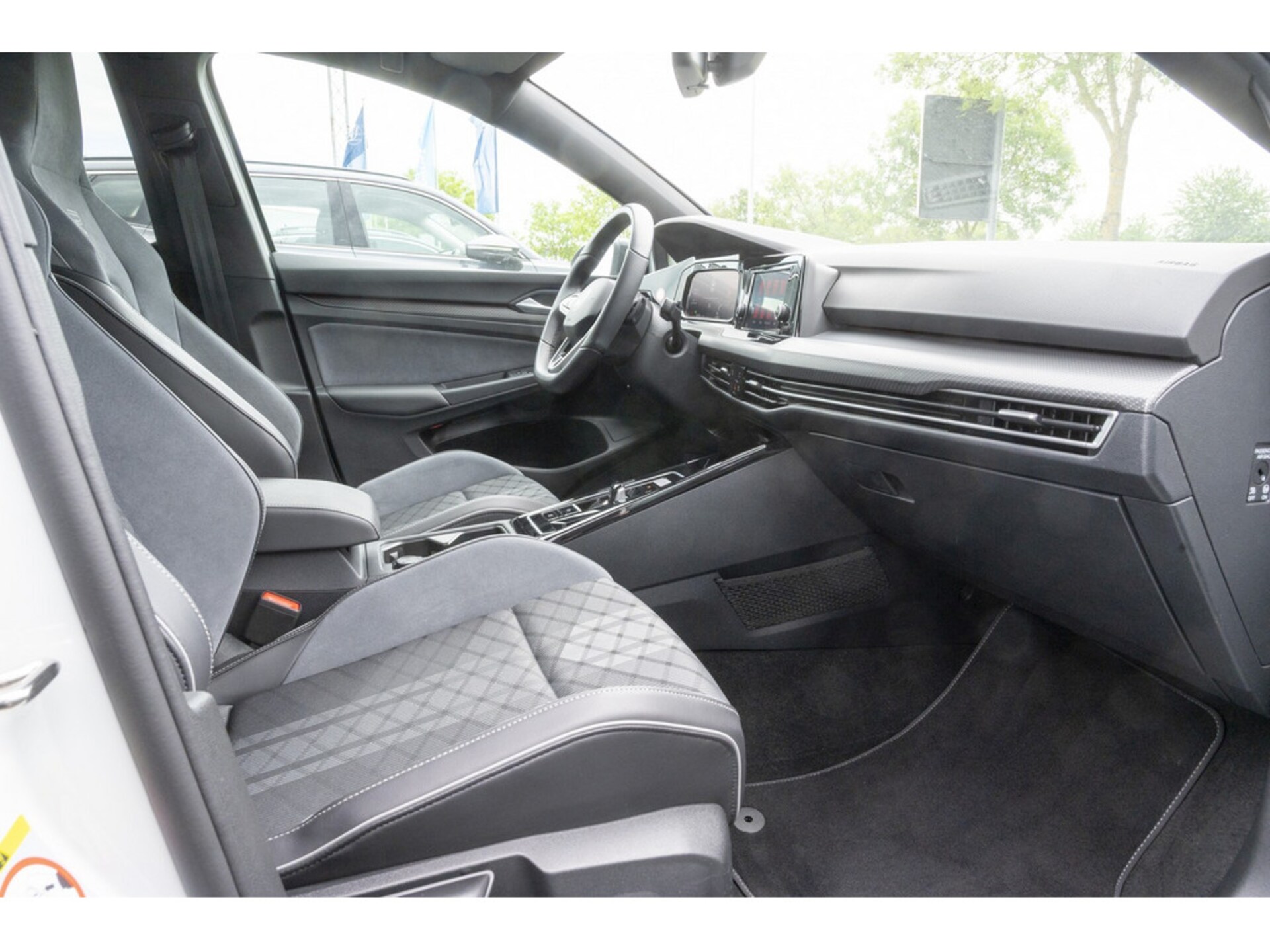 Volkswagen Golf R-Line