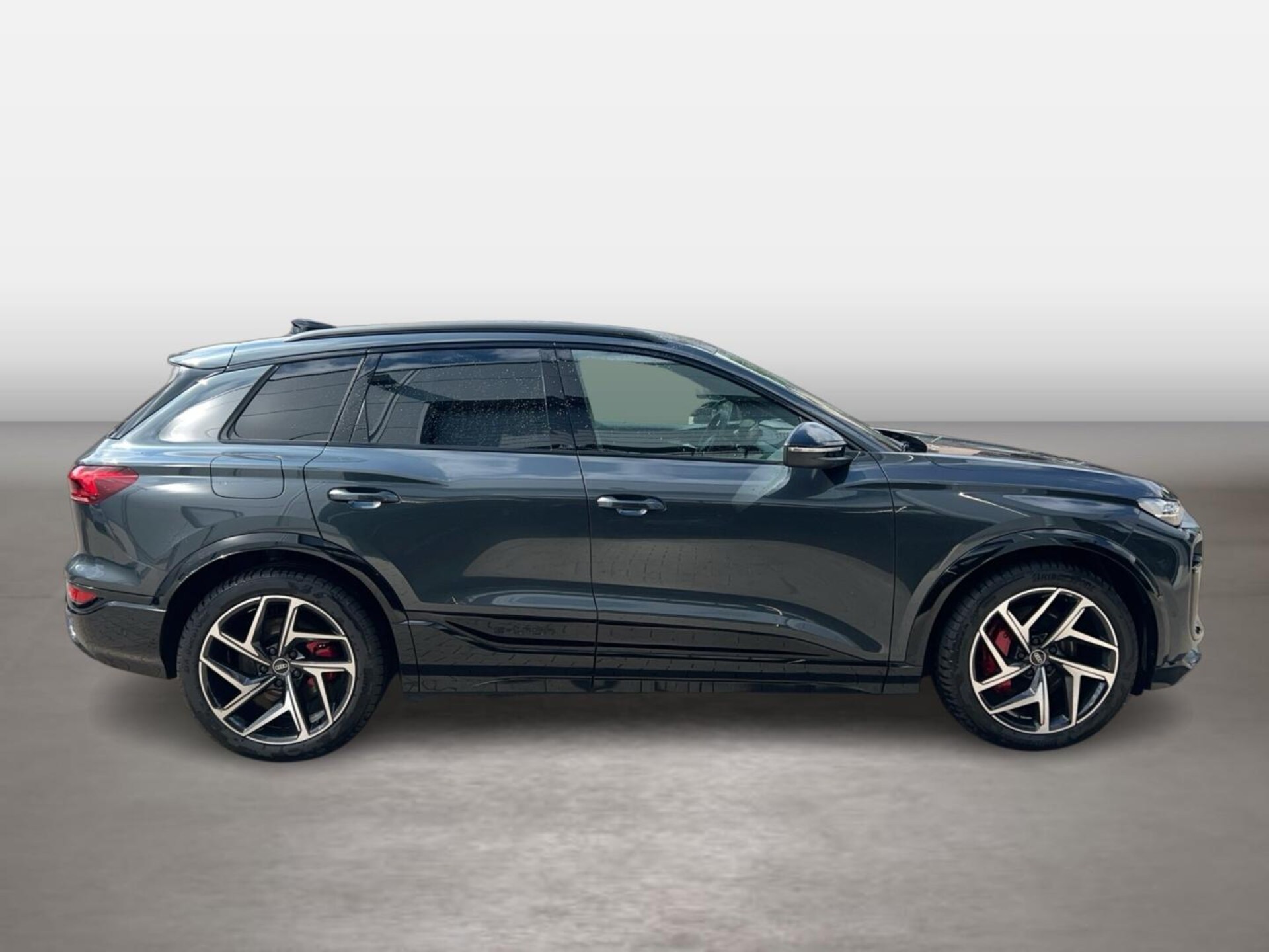 Audi SQ6 SUV e-tron