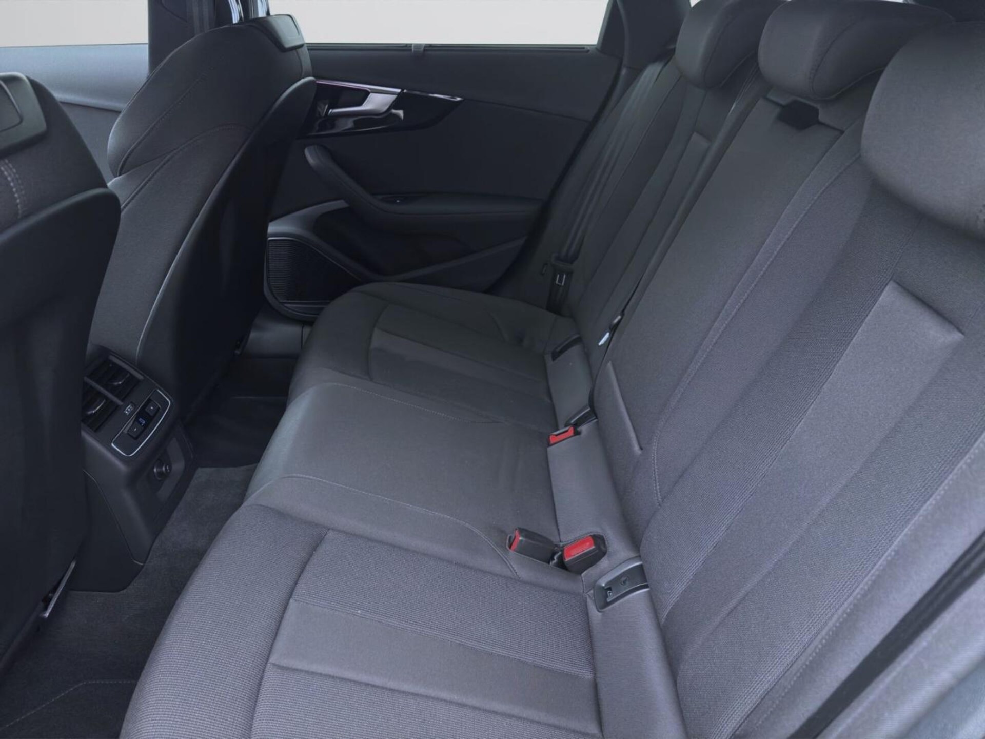 Audi A4 Avant S line