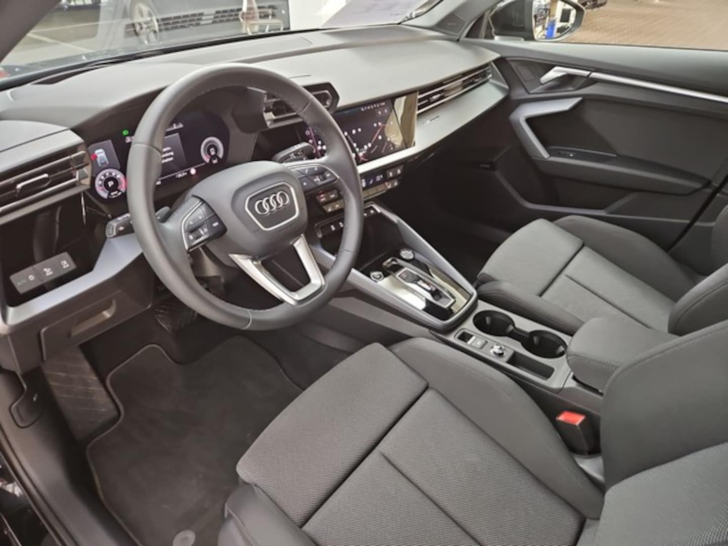 Bild über Audi A3 Sportback S line 35 TFSI S tronic - für weitere Informationen kontaktieren Sie den Audi Partner