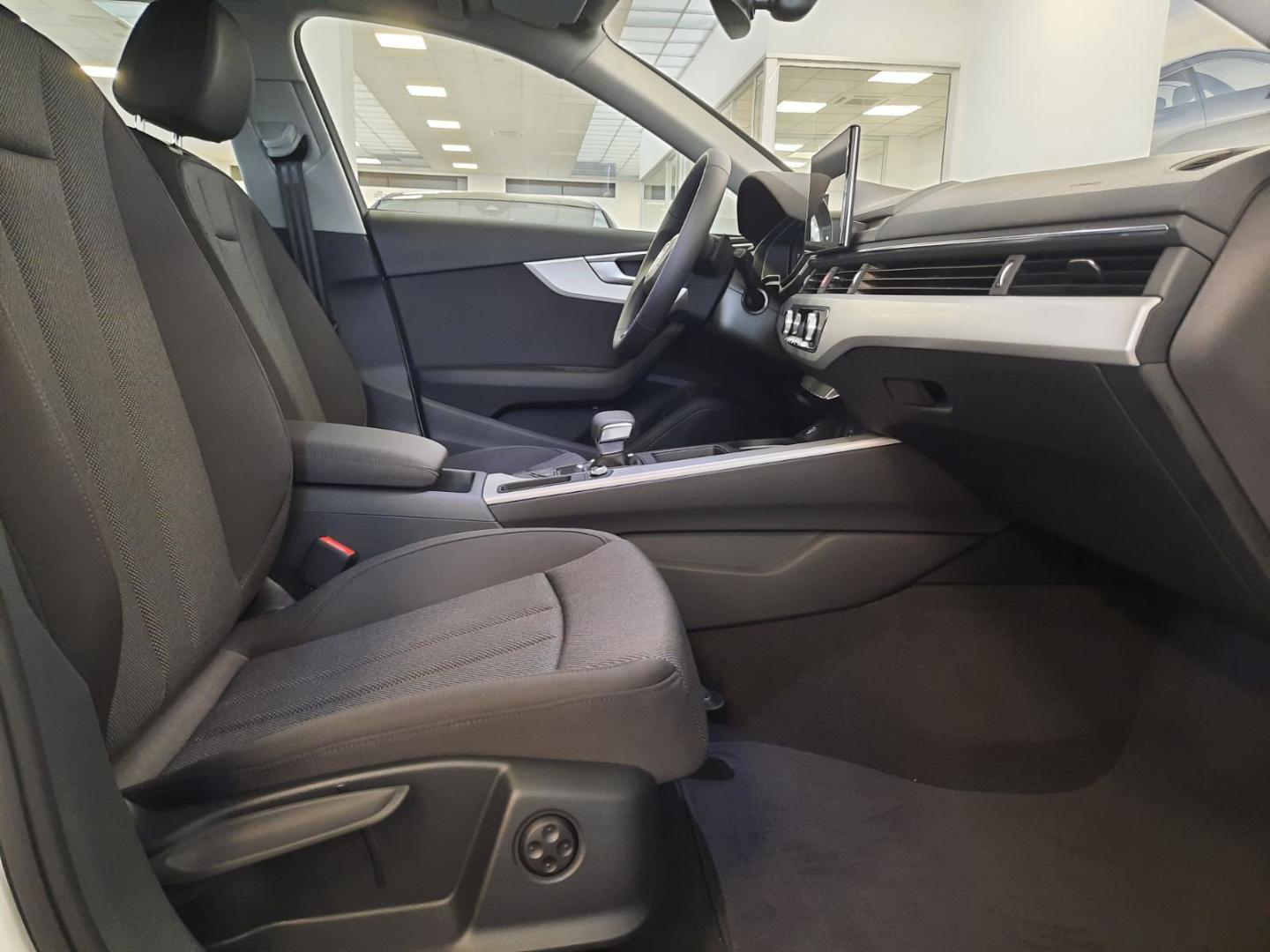 Image about Audi A4 Avant Business 30 TDI 100 kW (136 CV) S tronic